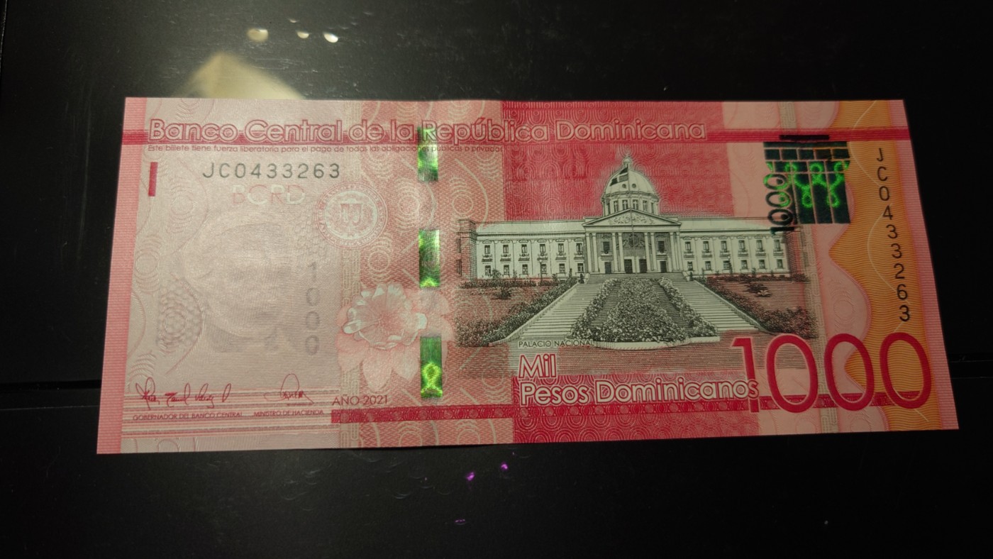 【世界钱币】精选微拍第64期暨2023年第十一期 裸钞专场（有最新展会卖剩品种） 2021年多米尼加1000比索 全新绝品尾号263