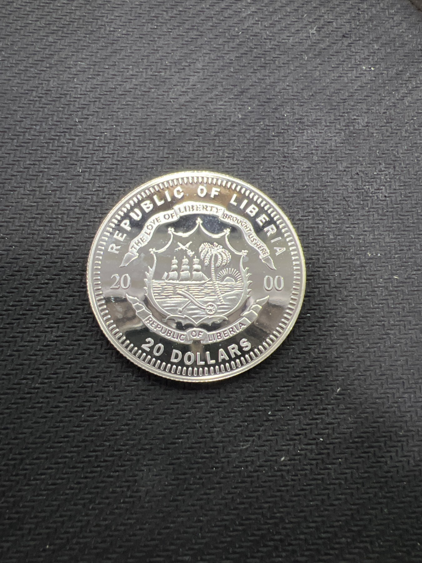 飞翔风筝第三场拍世界纸币银币硬币 利比里亚2000年精制银币