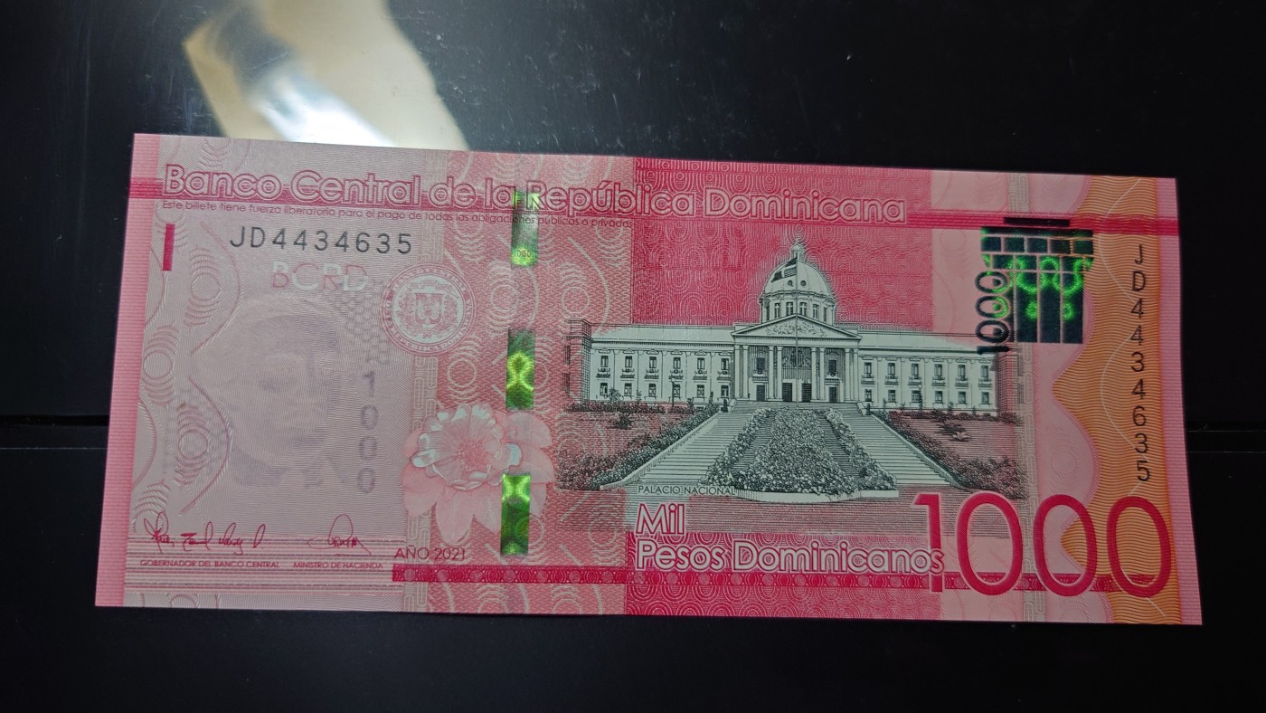 【世界钱币】精选微拍第64期暨2023年第十一期 裸钞专场（有最新展会卖剩品种） 2021年多米尼加1000比索 全新绝品尾号635