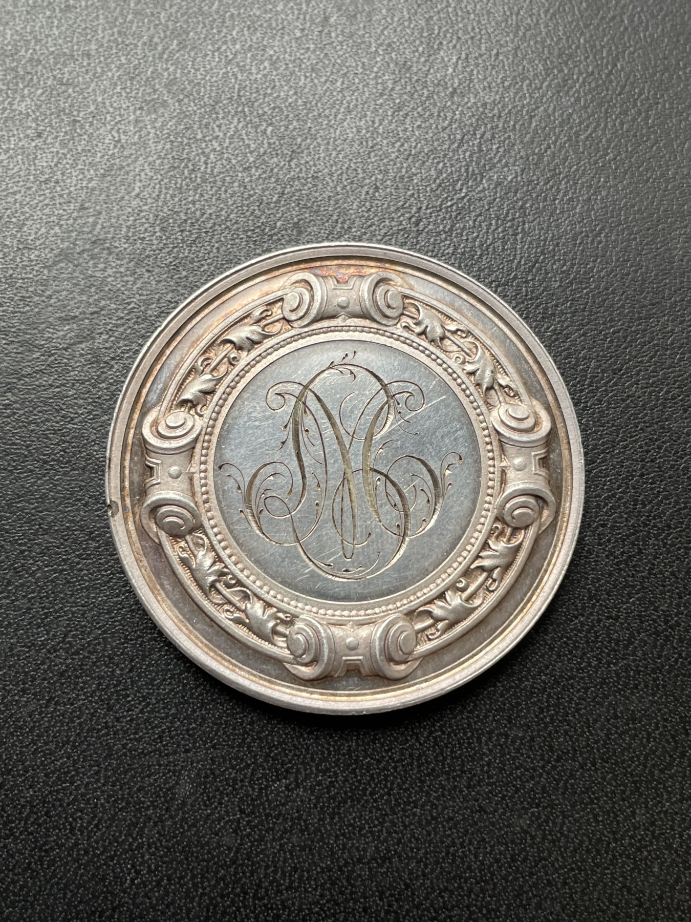 章牌专场-第26期 F.Vernon～1885年法国婚礼银章 直径：38.5 mm，25 g