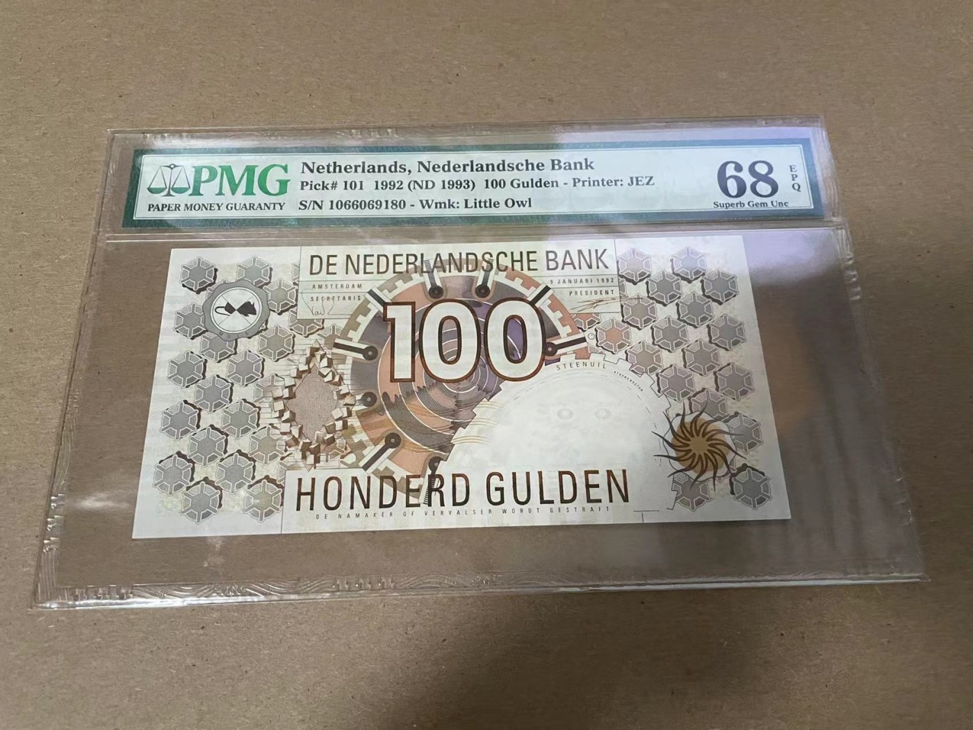 【Blue Auction】✨世界纸币精拍第342期【精】 【倒置号少见】荷兰 1992年100盾 PMG68EPQ 超高分