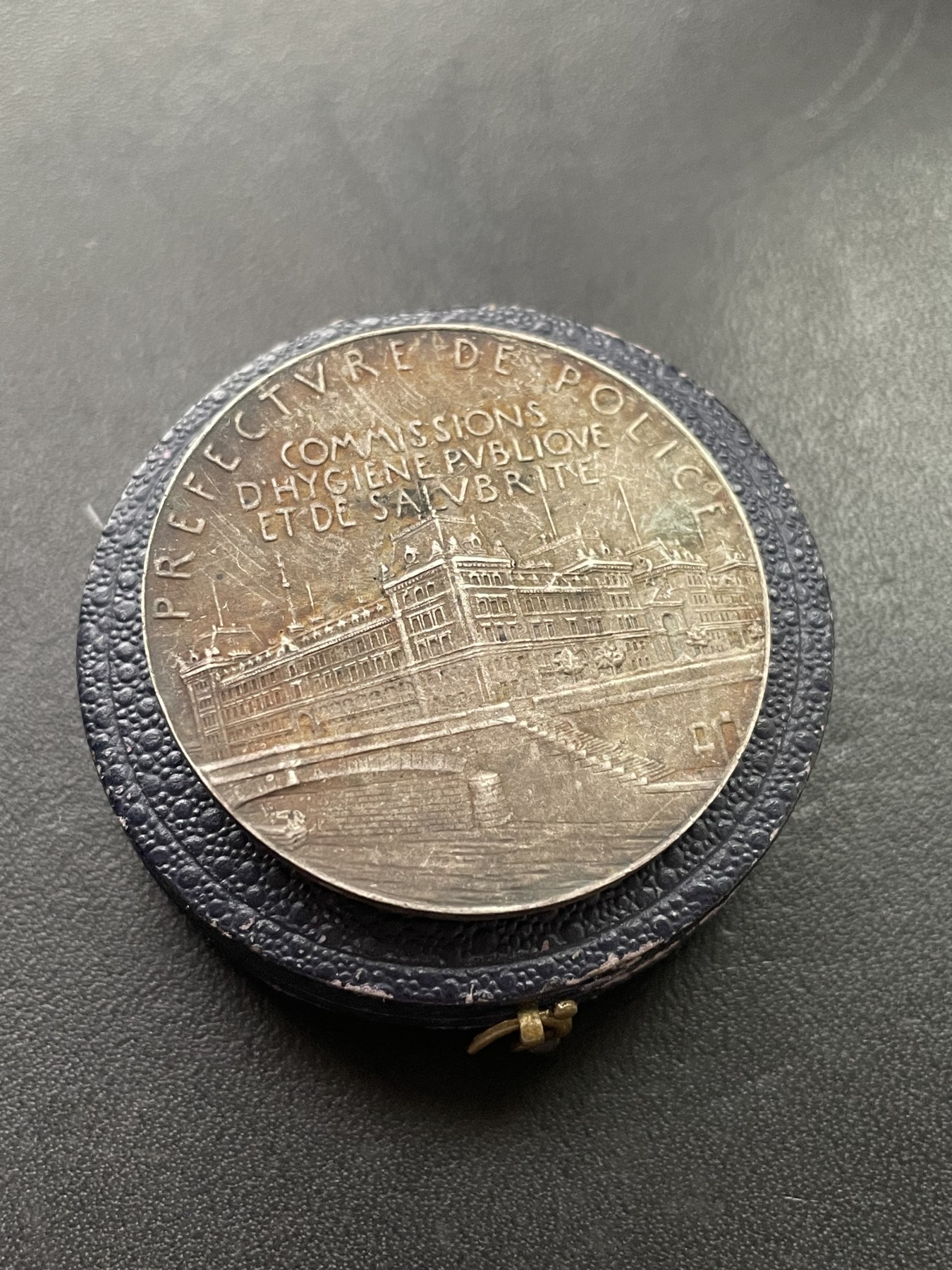 章牌专场-第26期 O.Roty～法国内政部戎装玛丽安娜原盒银章 直径：36 mm,21.6 g