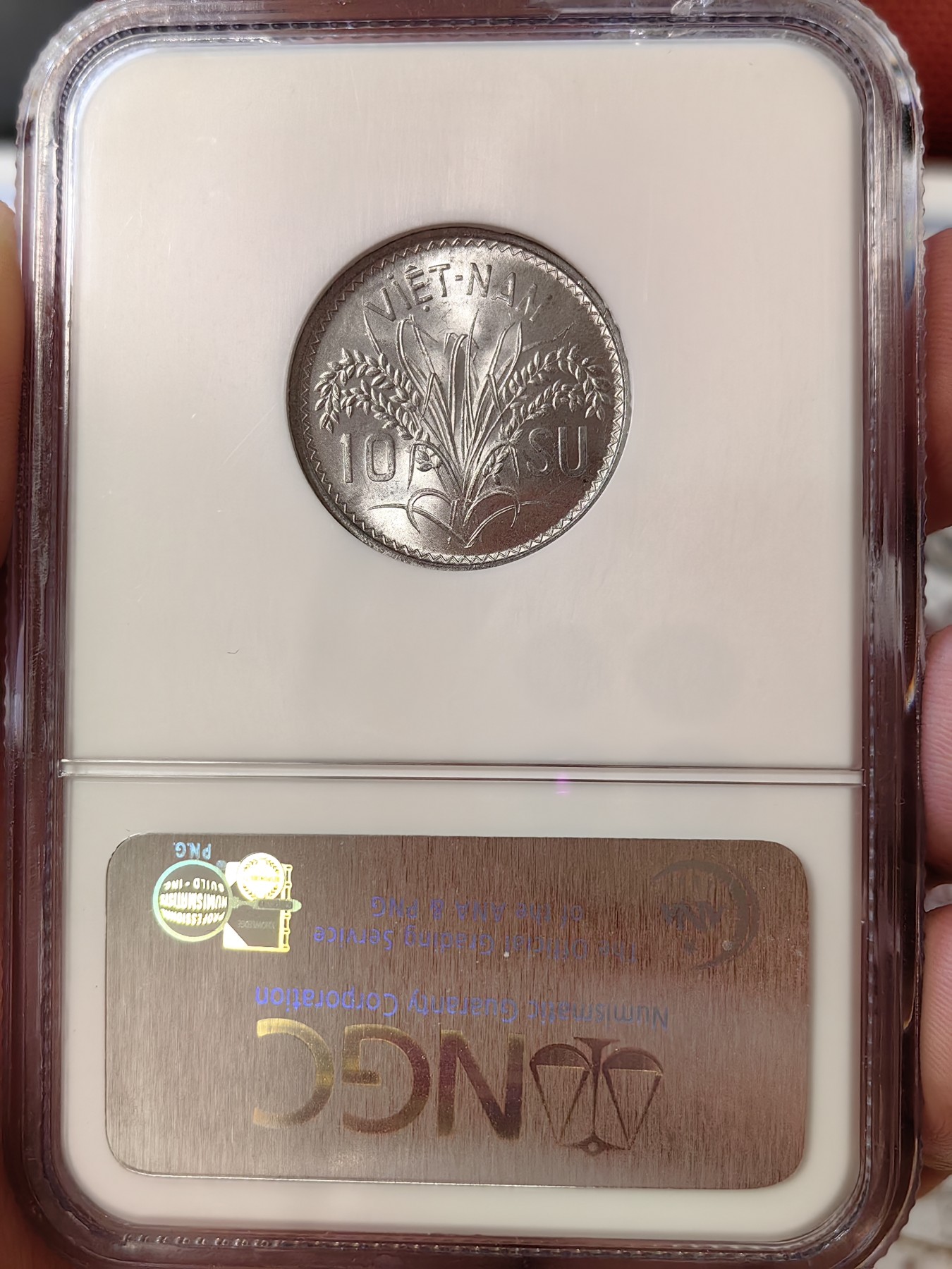 橡树集藏-006场 海纳百川 ngc-Ms65 1953年越南10绪 正面三姐妹 背面稻穗 顶级原光 老盒好品