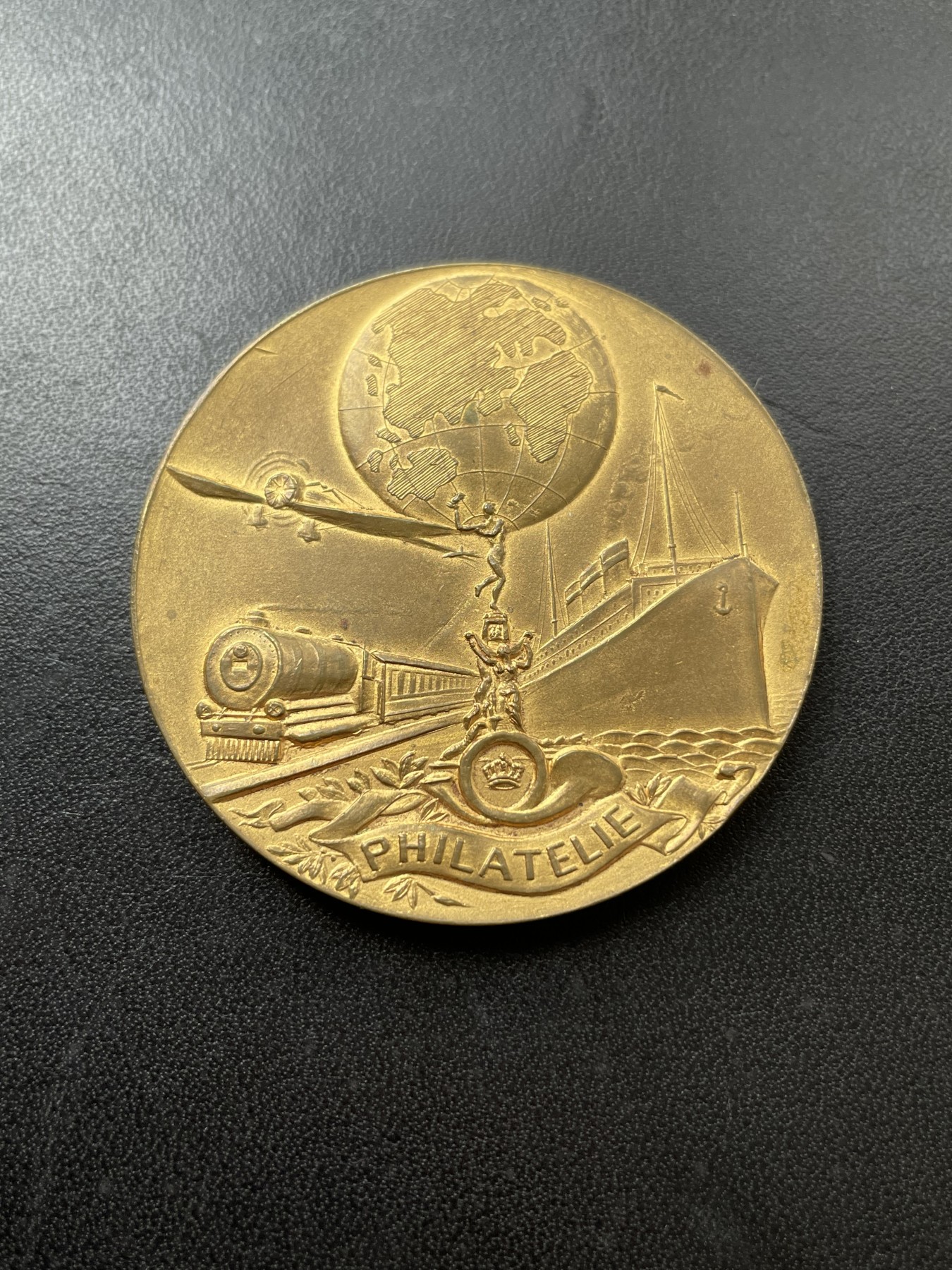 章牌专场-第26期 1946年安特卫普国际邮展镀金铜章 直径：50 mm
