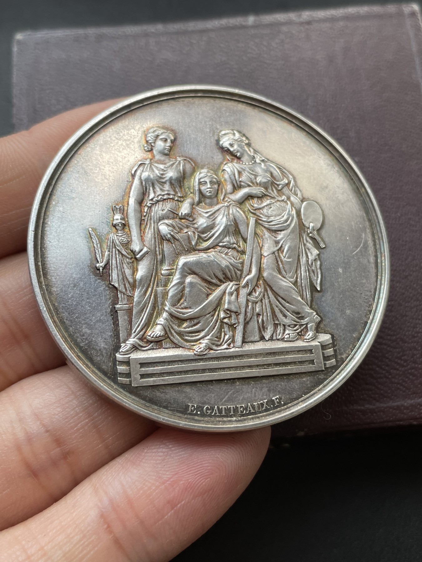 章牌专场-第26期 E.CATTEAUX.E～1889年法国美术学院原盒银奖章 直径：50 mm ，65 g