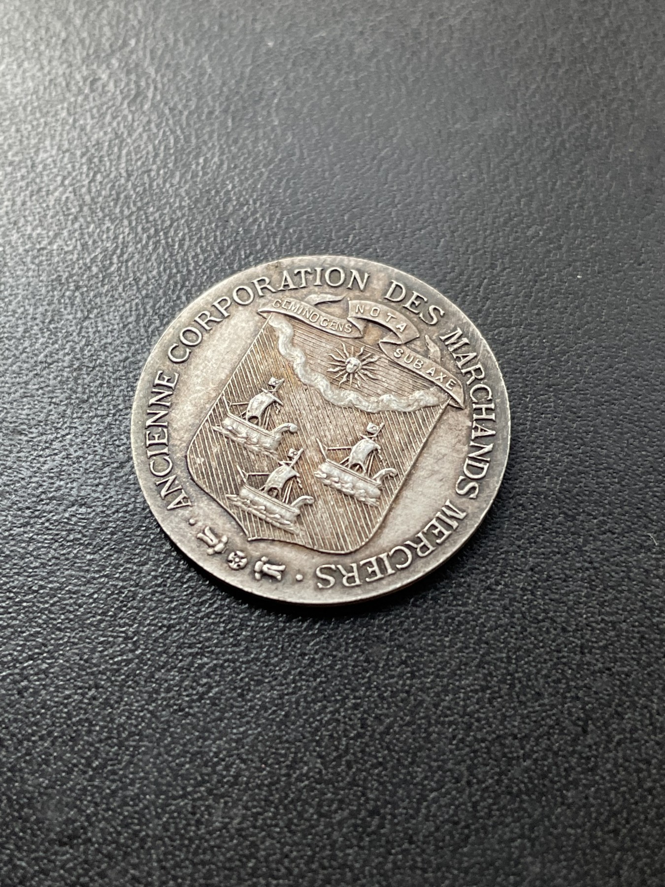 章牌专场-第26期 1898年法国商人公司银章 直径：25 mm，5.8 g