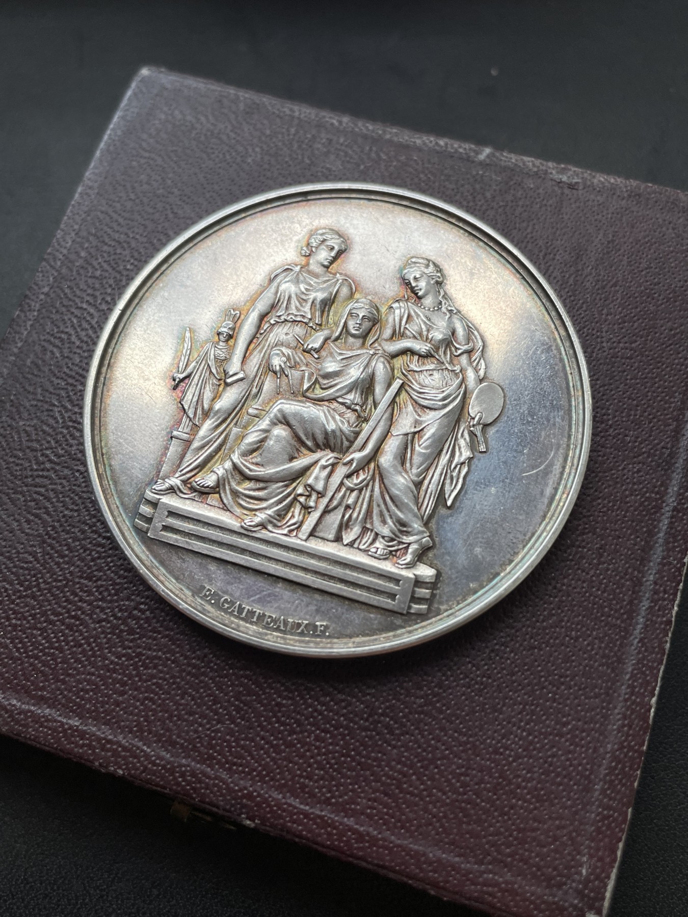 章牌专场-第26期 E.CATTEAUX.E～1889年法国美术学院原盒银奖章 直径：50 mm ，65 g