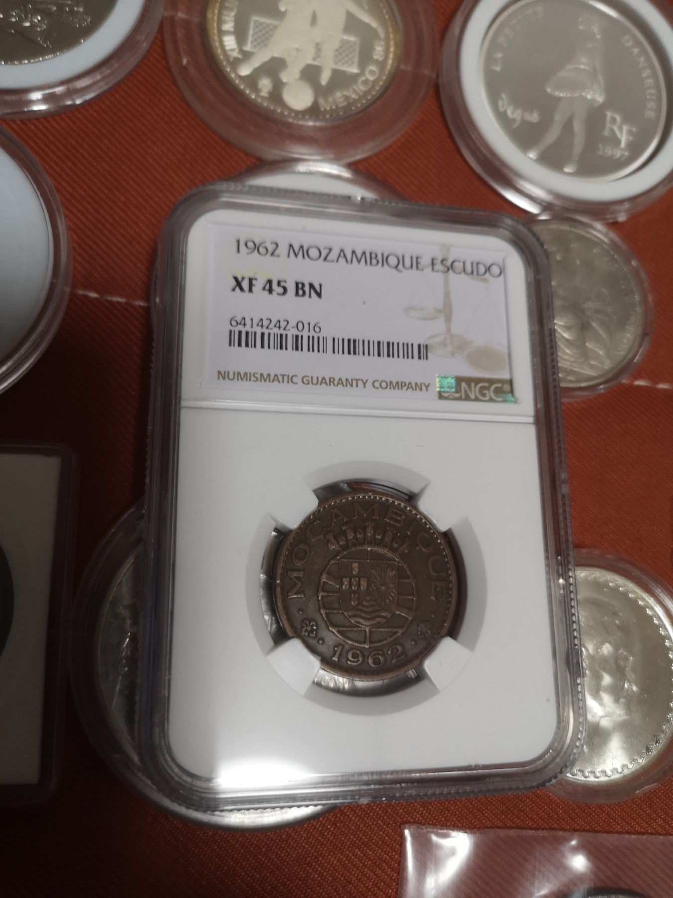 长老汇第14场精品新老银币系列 1962莫桑比克1埃斯库多斯铜币，NGC XF45BN，能出分不容易