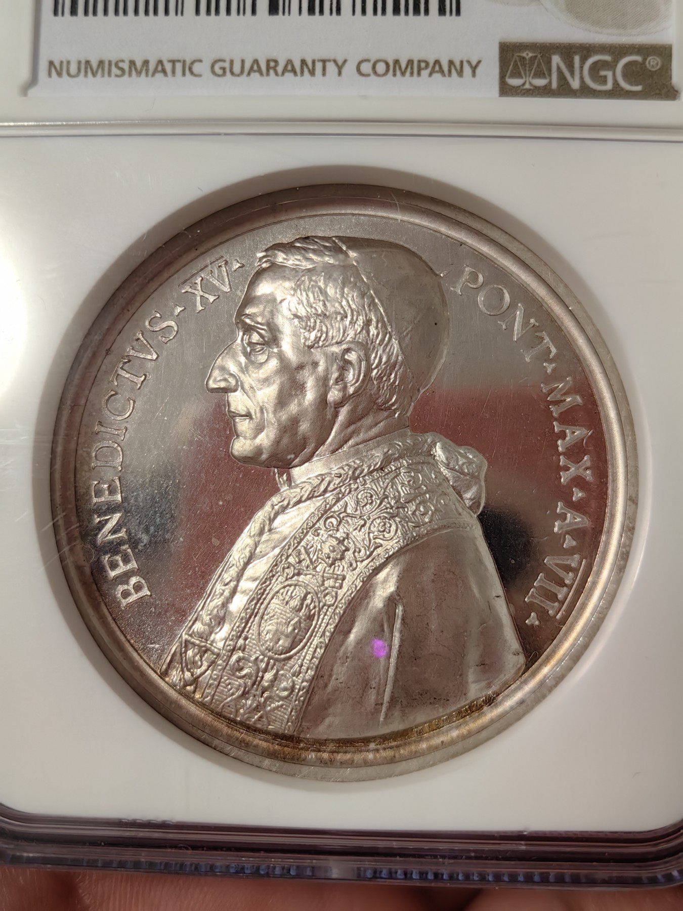 橡树集藏-006场 海纳百川 NGC-64 梵蒂冈 1920，教皇本笃十五世，“圣. 以法莲”封圣银章，高分，高浮雕镜面，细节精美，加厚盒。