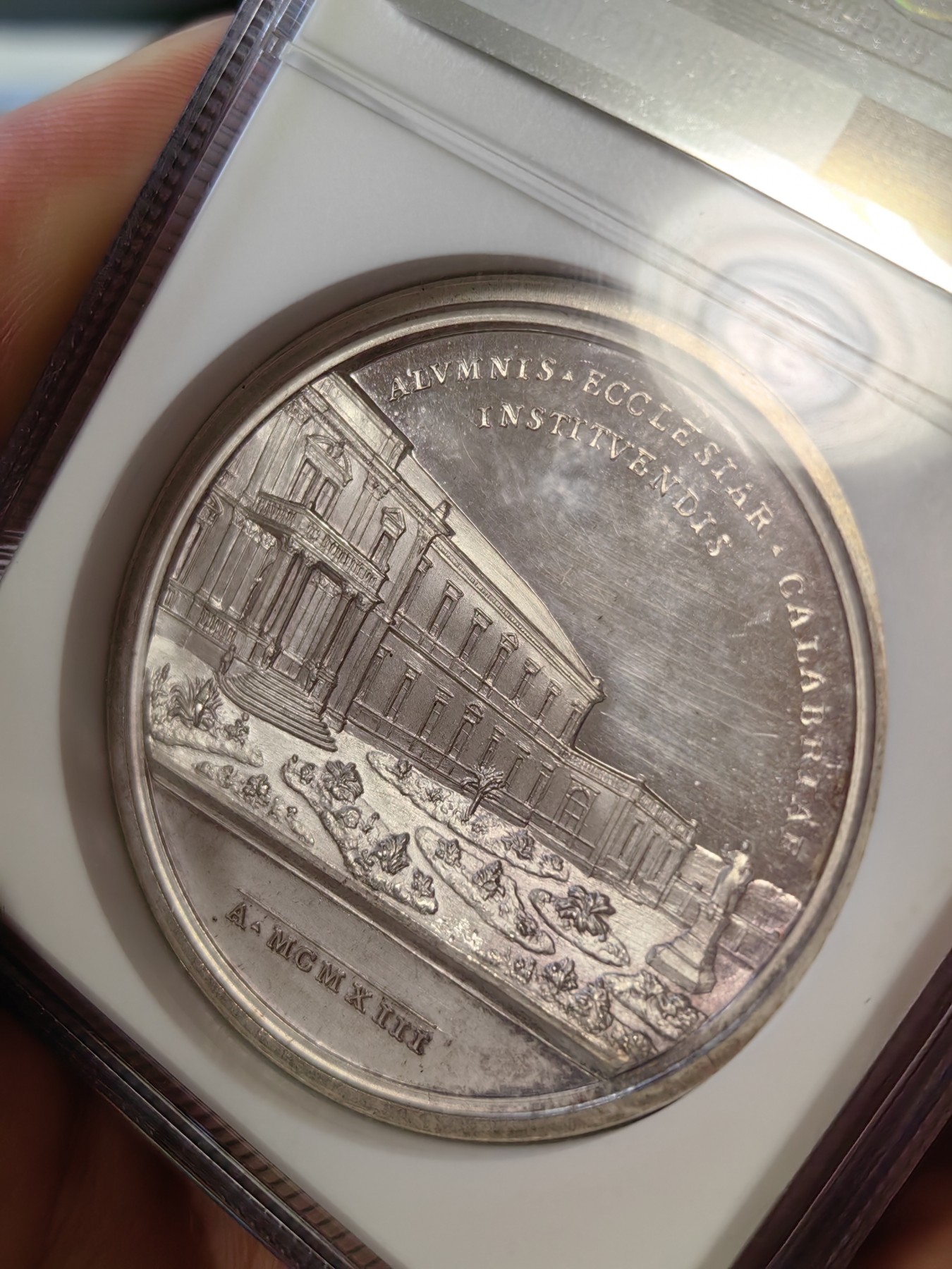 橡树集藏-006场 海纳百川 NGC-64 梵蒂冈 1913 教皇庇护十世（肖像朝左）罗马教皇神学院银章，高分，高浮雕镜面，细节精美，加厚盒