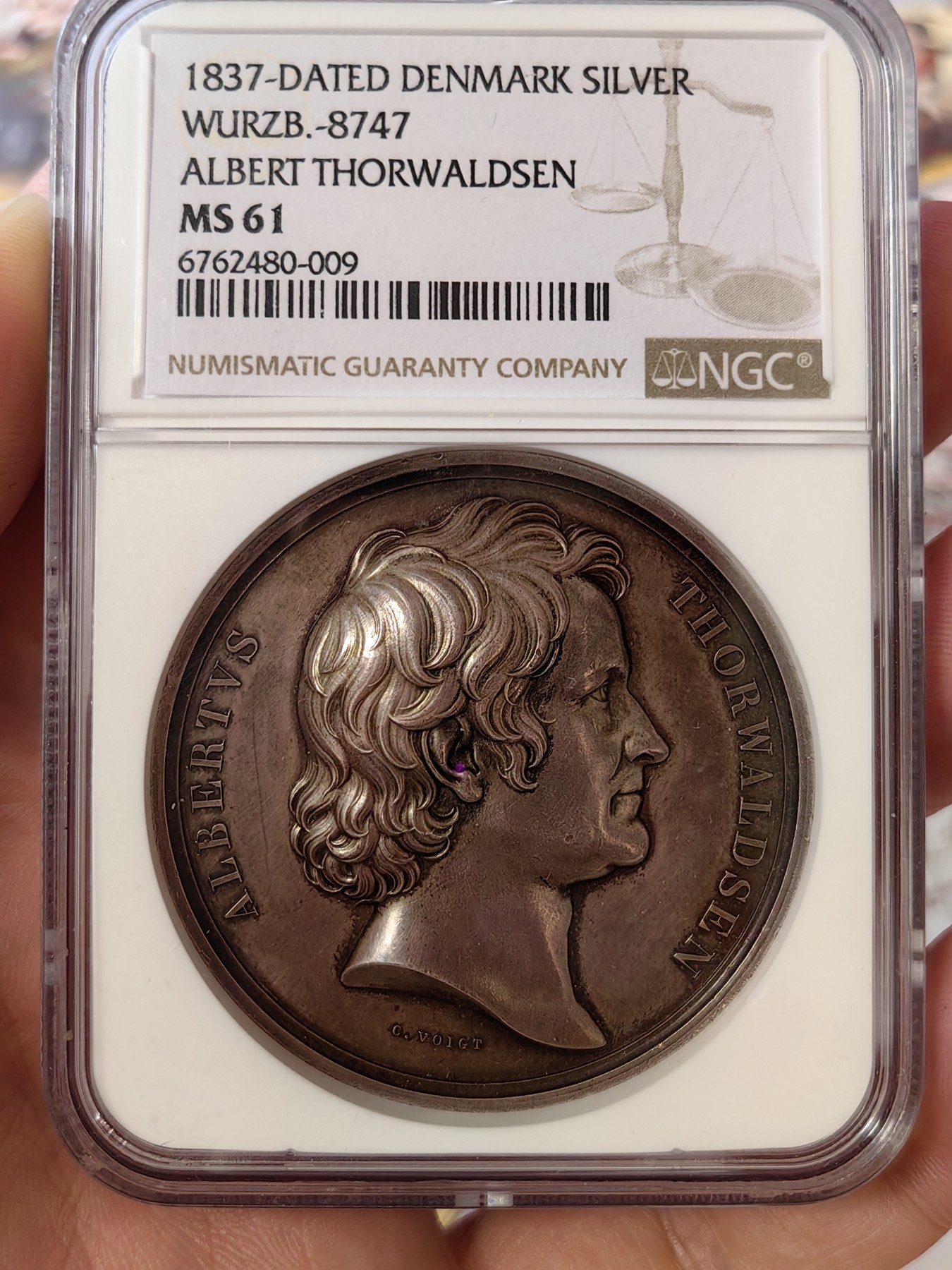 橡树集藏-006场 海纳百川 NGC-61 丹麦艺术家阿尔伯特. 托瓦尔森，1837，“爱神”大银章（46mm,45g),老包浆，低评好状态，背面图案为厄剌托手持七弦琴，丘比特持弓依偎。