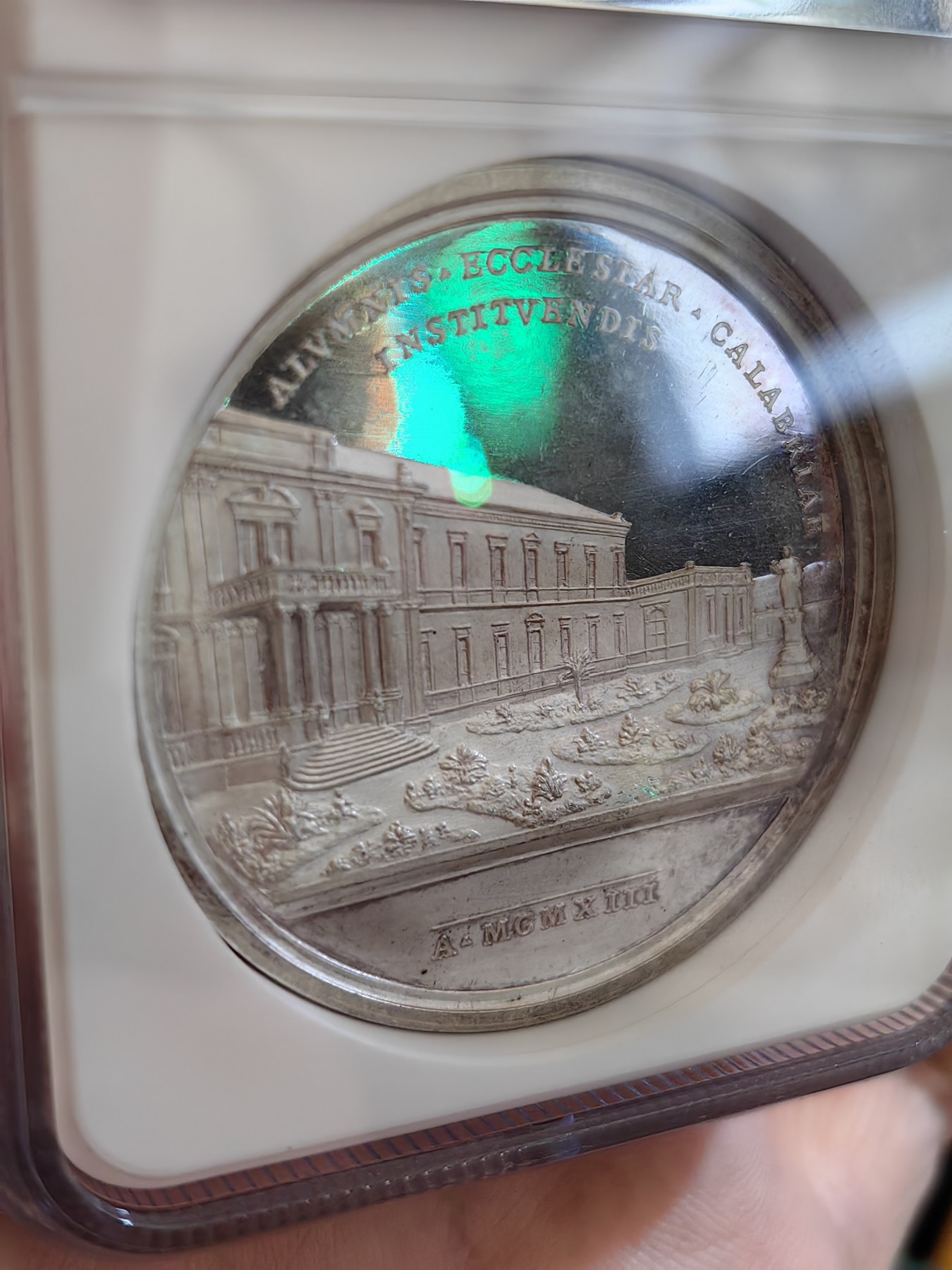 橡树集藏-006场 海纳百川 NGC-64 梵蒂冈 1913 教皇庇护十世（肖像朝左）罗马教皇神学院银章，高分，高浮雕镜面，细节精美，加厚盒