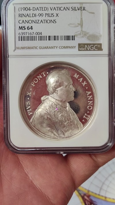 橡树集藏-006场 海纳百川 NGC-64 梵蒂冈 1904 教皇庇护十世（肖像朝右）封圣银章，高分，高浮雕镜面，加厚盒。