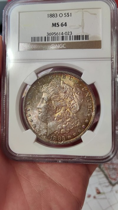 橡树集藏-006场 海纳百川 ngc-ms64 1883年o版美国摩根银元 老盒严评 正面炫目全金彩 洋红色点缀 实物观感极佳
