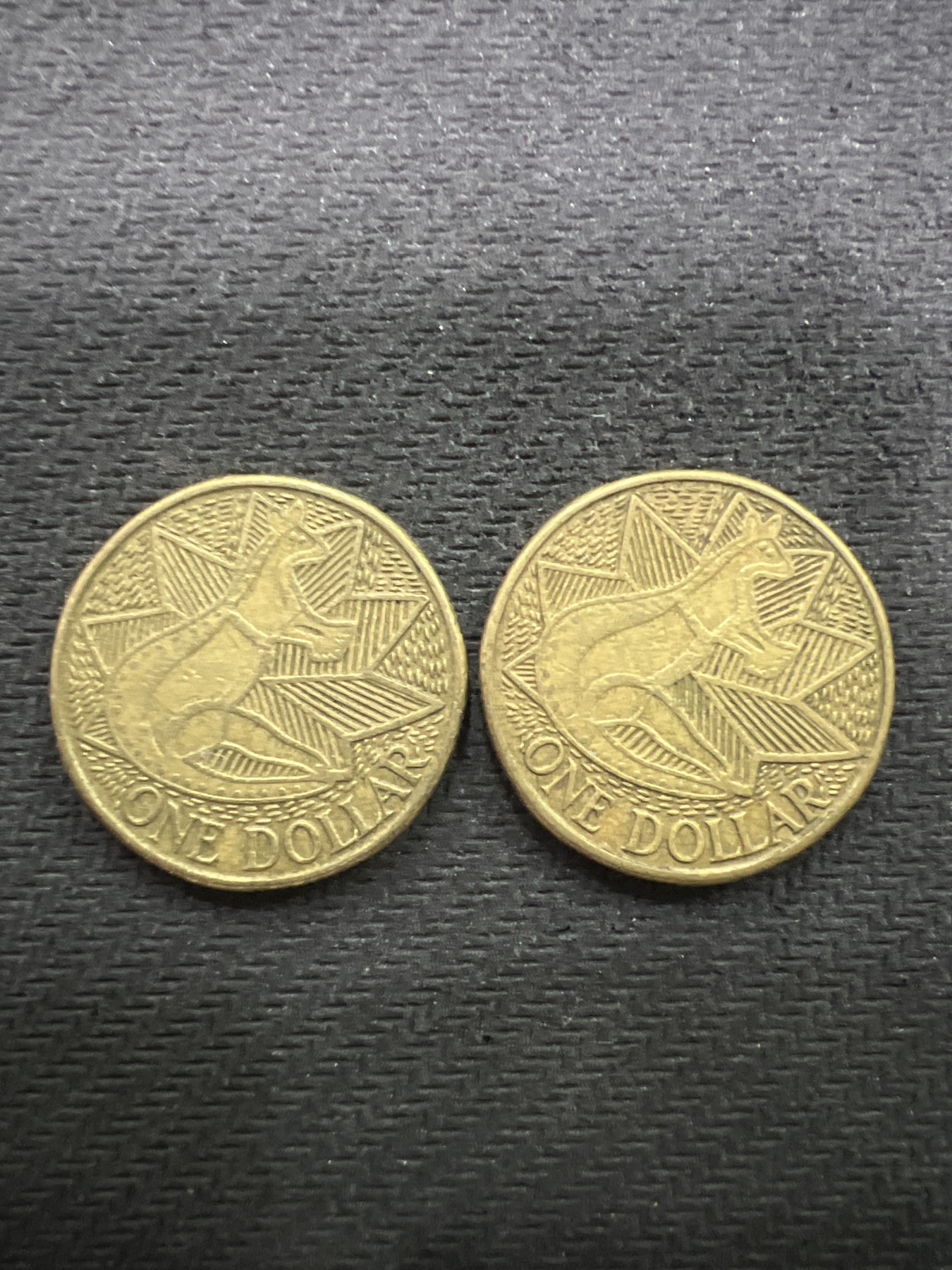 飞翔风筝第三场拍世界纸币银币硬币 澳大利亚1元第一舰队低澳200周年2枚