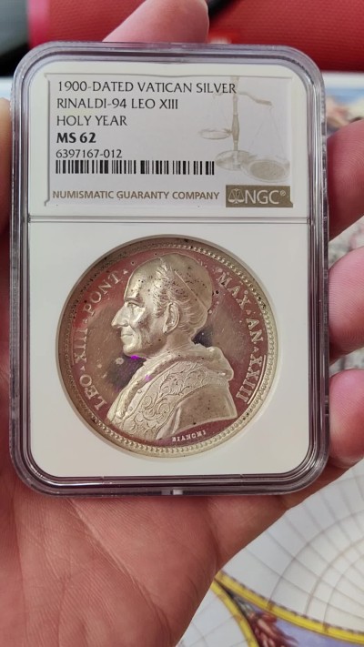 橡树集藏-006场 海纳百川 NGC-62梵蒂冈 1900教皇列奥十三世，圣年记念章，人物刻画细腻，高浮雕镜面底板，加厚盒。