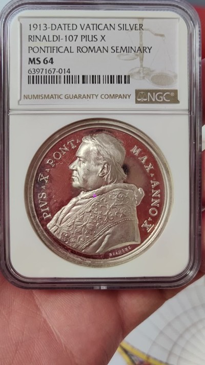 橡树集藏-006场 海纳百川 NGC-64 梵蒂冈 1913 教皇庇护十世（肖像朝左）罗马教皇神学院银章，高分，高浮雕镜面，细节精美，加厚盒