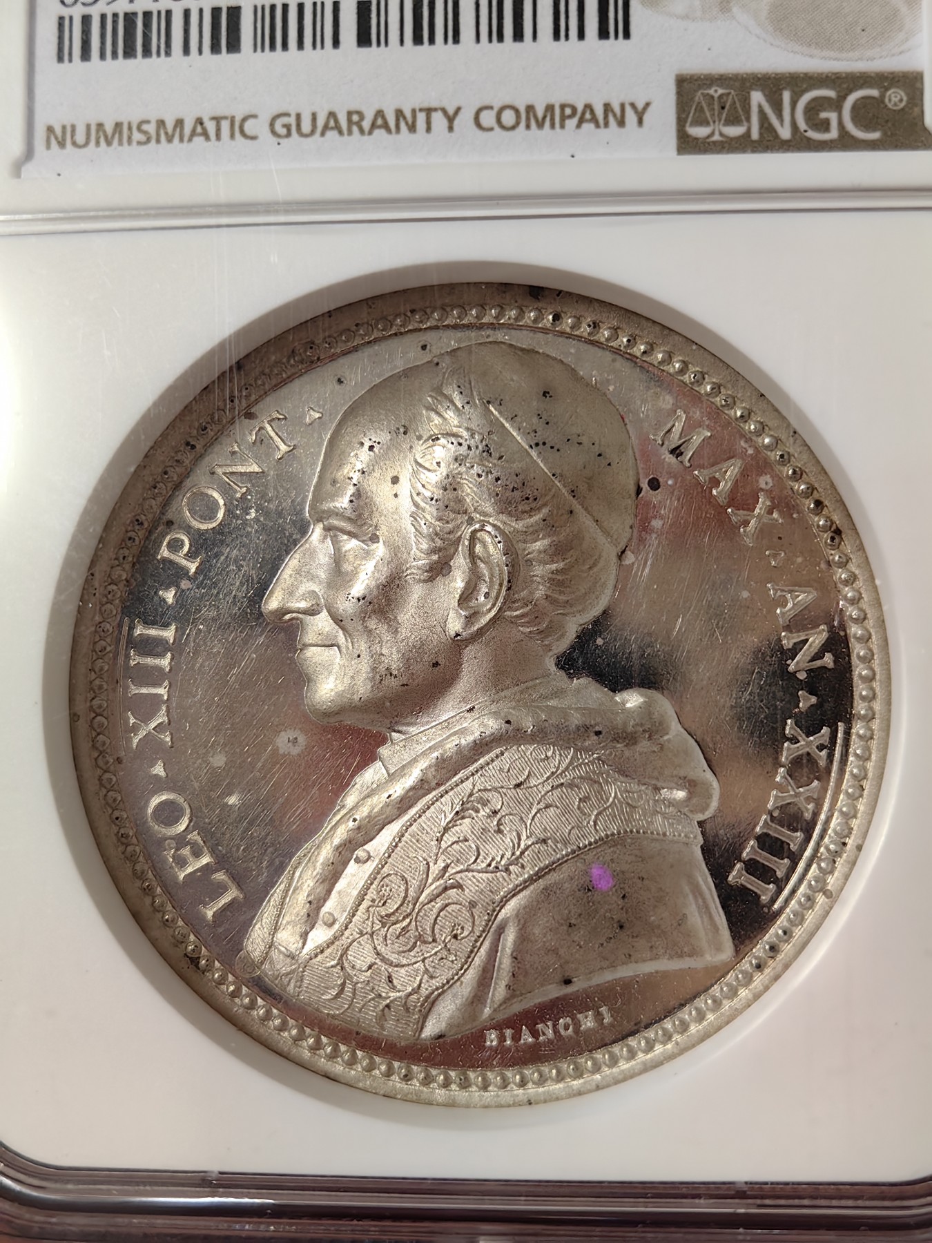 橡树集藏-006场 海纳百川 NGC-62梵蒂冈 1900教皇列奥十三世，圣年记念章，人物刻画细腻，高浮雕镜面底板，加厚盒。