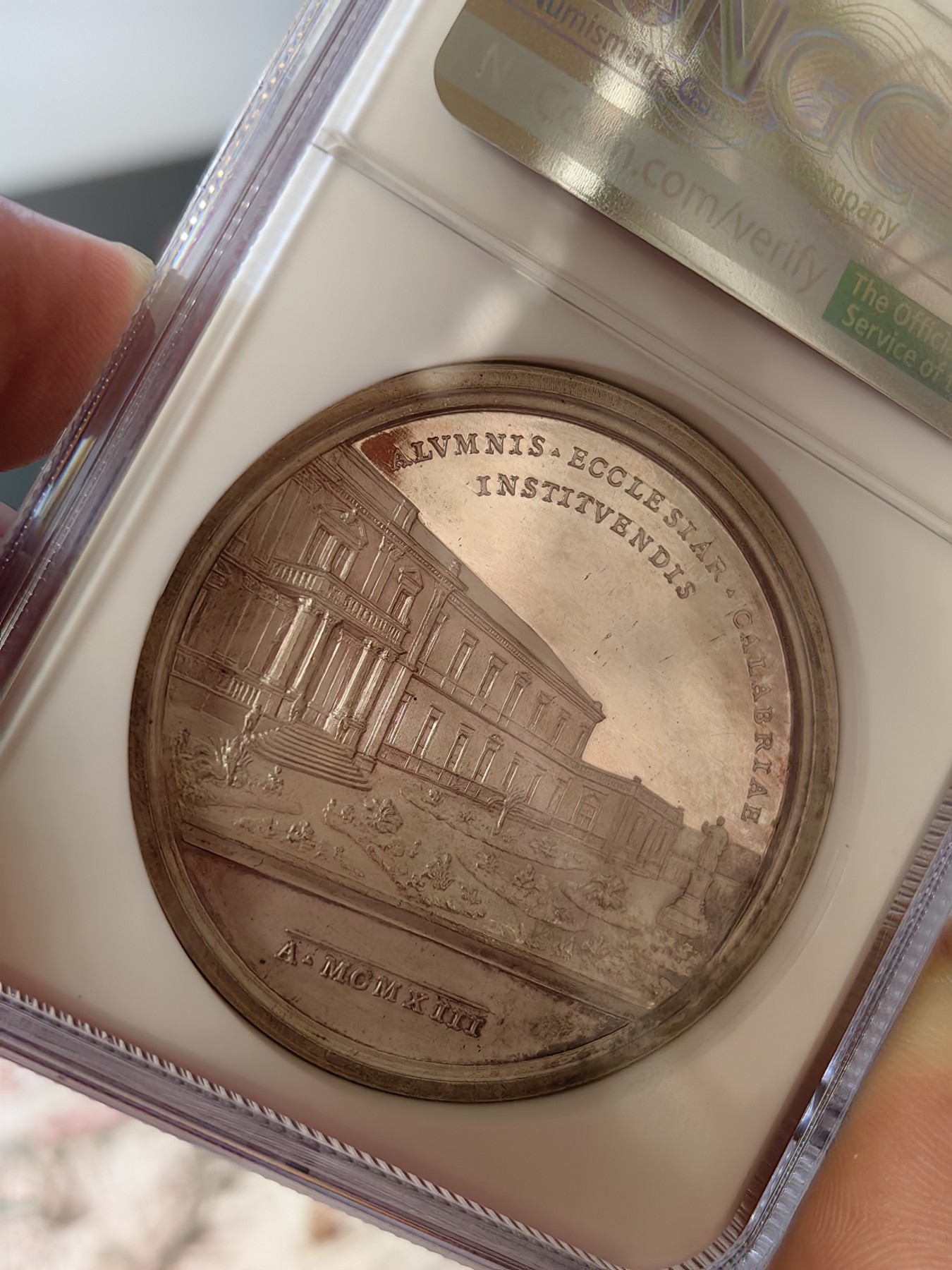 橡树集藏-006场 海纳百川 NGC-64 梵蒂冈 1913 教皇庇护十世（肖像朝左）罗马教皇神学院银章，高分，高浮雕镜面，细节精美，加厚盒