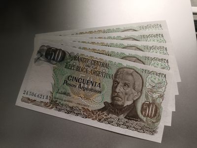 【专场20230706】遗世独立的大洲和挺穷的大洲——美洲/非洲钞/币专场 - 【拍品003】阿根廷1983版50比索全新UNC批量标五圣马丁将军