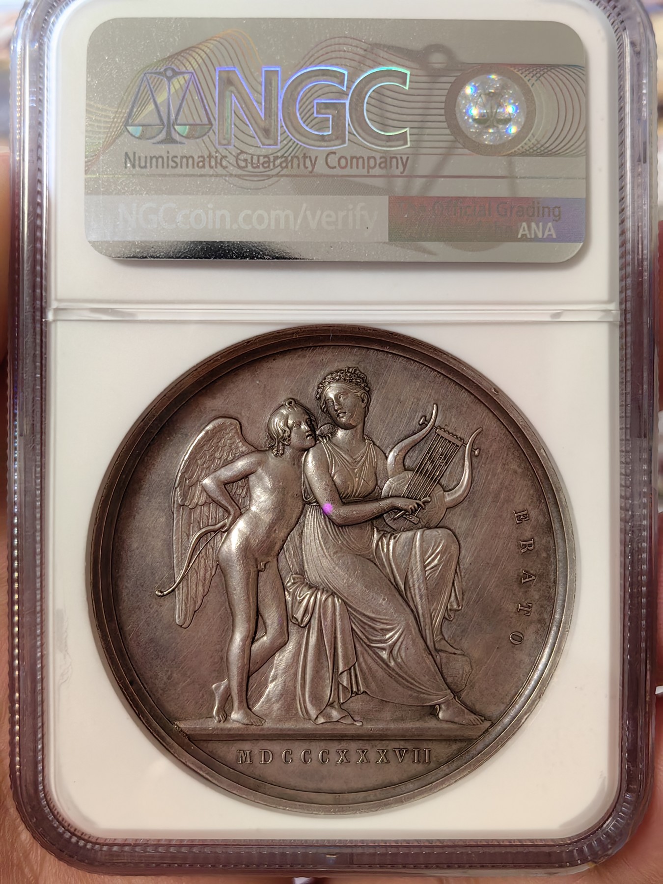 橡树集藏-006场 海纳百川 NGC-61 丹麦艺术家阿尔伯特. 托瓦尔森，1837，“爱神”大银章（46mm,45g),老包浆，低评好状态，背面图案为厄剌托手持七弦琴，丘比特持弓依偎。