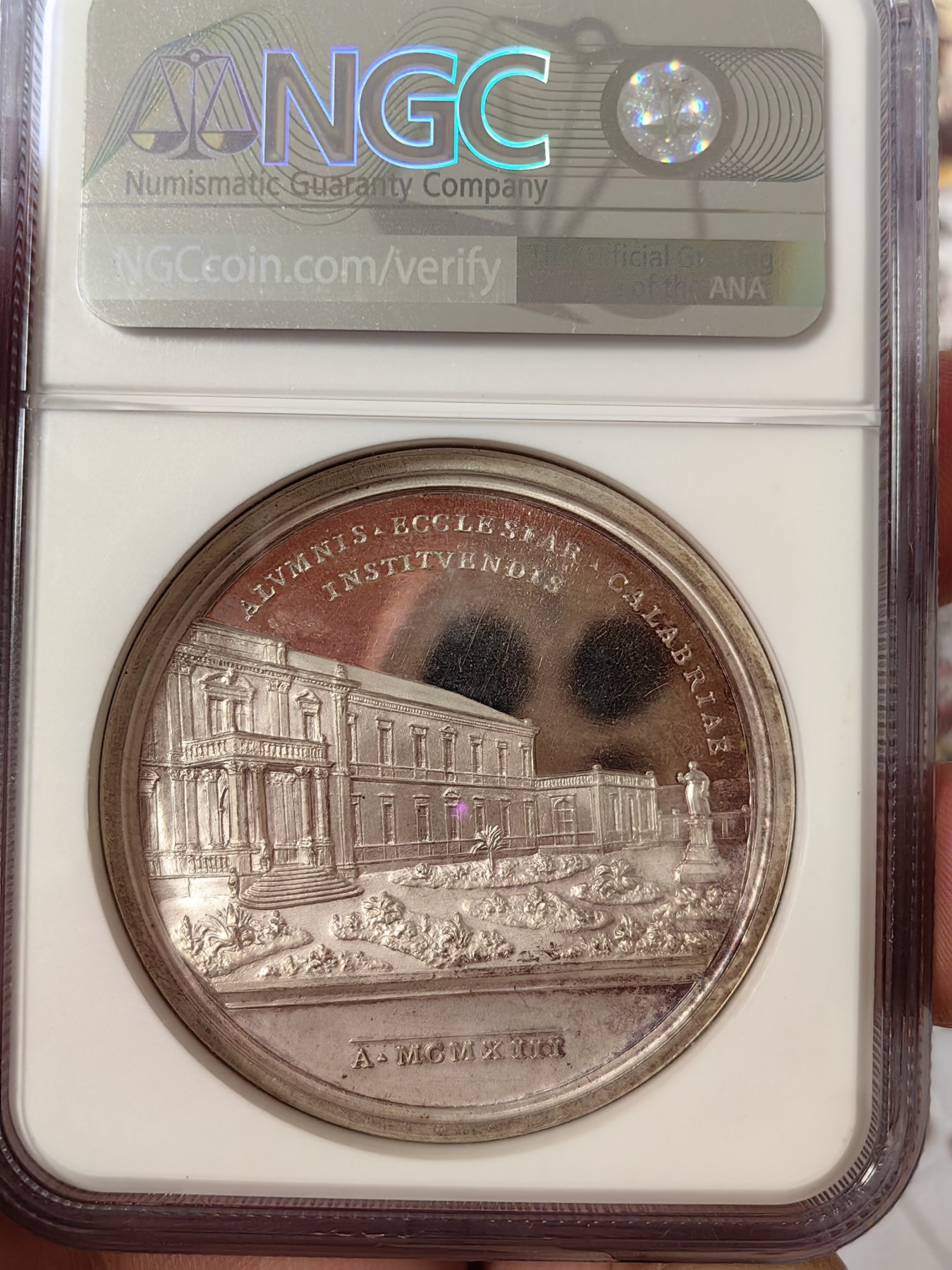 橡树集藏-006场 海纳百川 NGC-64 梵蒂冈 1913 教皇庇护十世（肖像朝左）罗马教皇神学院银章，高分，高浮雕镜面，细节精美，加厚盒