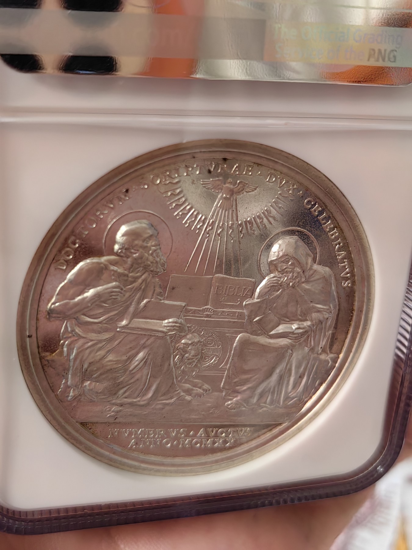 橡树集藏-006场 海纳百川 NGC-64 梵蒂冈 1920，教皇本笃十五世，“圣. 以法莲”封圣银章，高分，高浮雕镜面，细节精美，加厚盒。