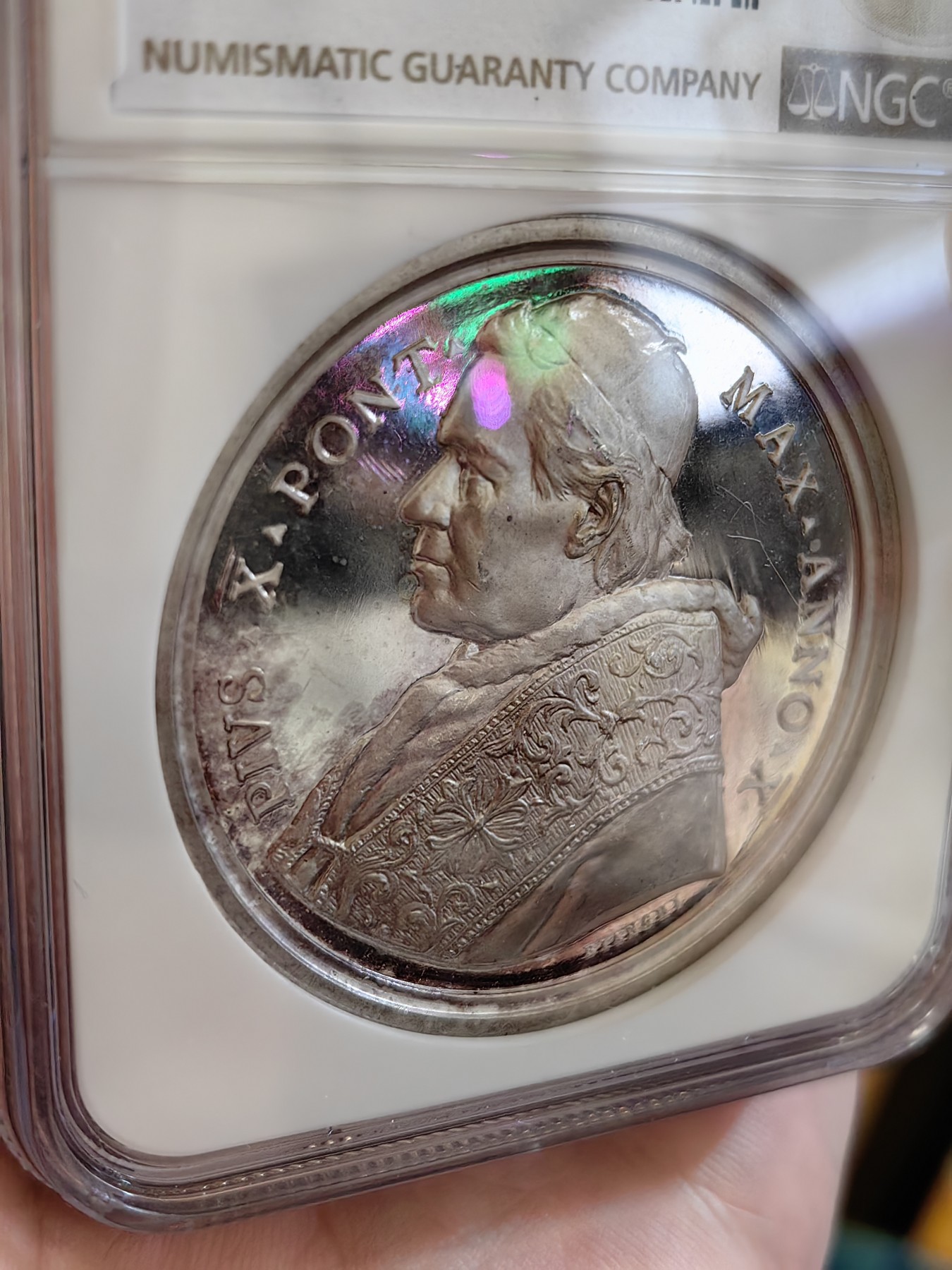 橡树集藏-006场 海纳百川 NGC-64 梵蒂冈 1913 教皇庇护十世（肖像朝左）罗马教皇神学院银章，高分，高浮雕镜面，细节精美，加厚盒