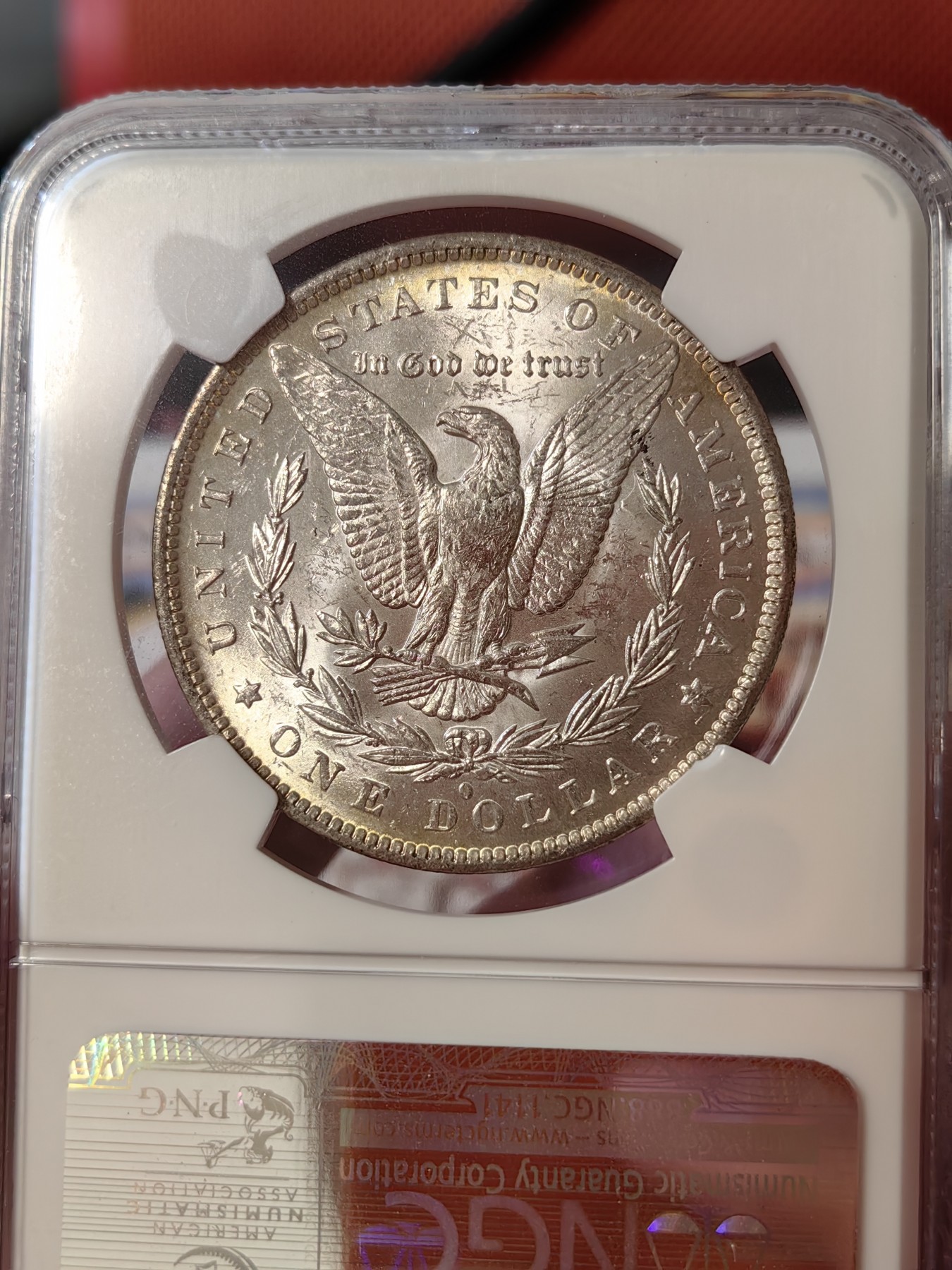 橡树集藏-006场 海纳百川 ngc-ms64 1883年o版美国摩根银元 老盒严评 正面炫目全金彩 洋红色点缀 实物观感极佳