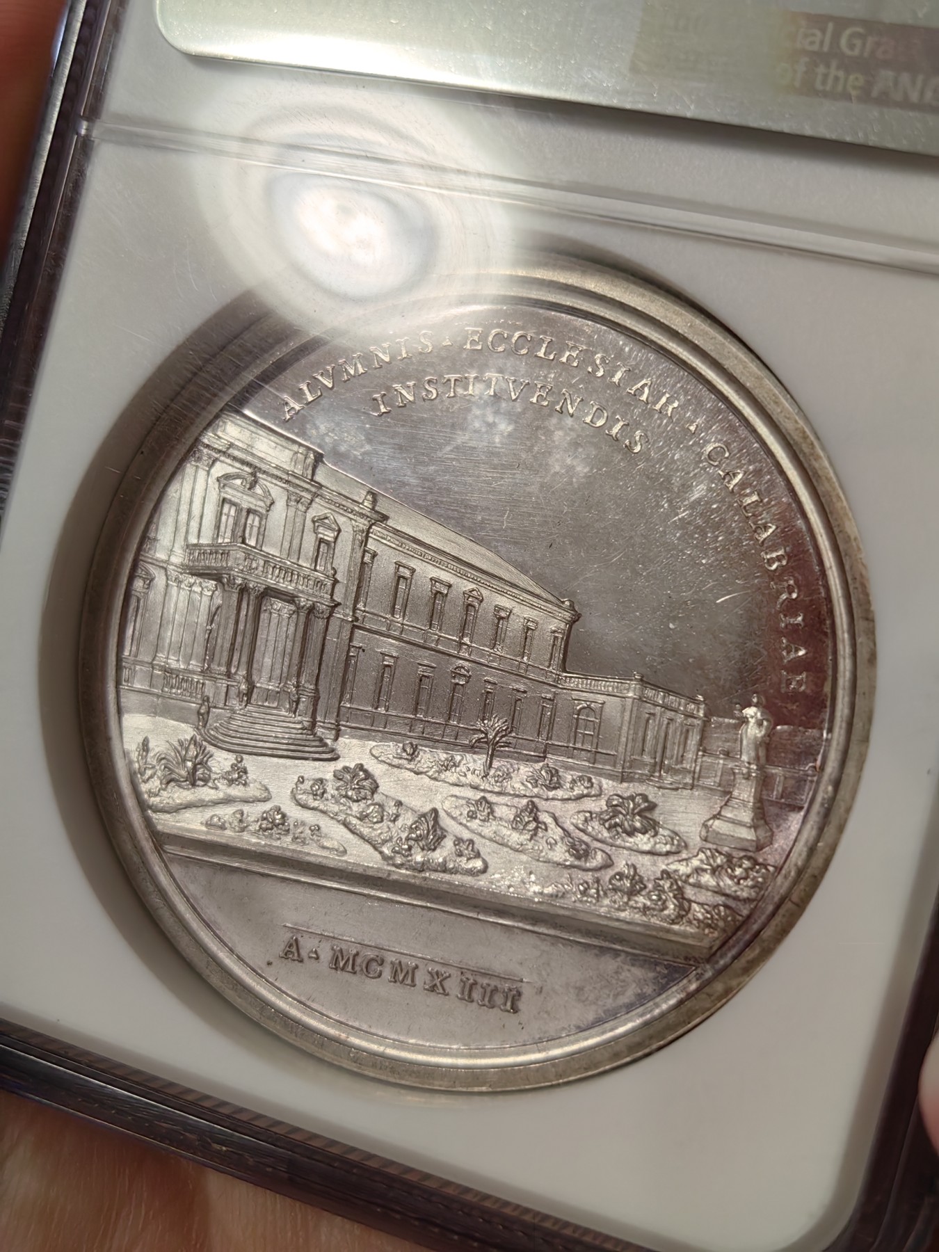 橡树集藏-006场 海纳百川 NGC-64 梵蒂冈 1913 教皇庇护十世（肖像朝左）罗马教皇神学院银章，高分，高浮雕镜面，细节精美，加厚盒