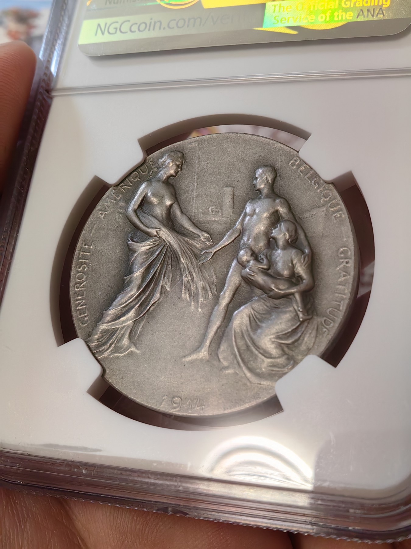 橡树集藏-006场 海纳百川 ngc-Ms66 1914年比利时镀银铜章 美利坚慷慨援助 数据库冠军分 高分好状态无出其右 高浮雕完美底板 裸体美利坚女神绝美 画面生动形象
