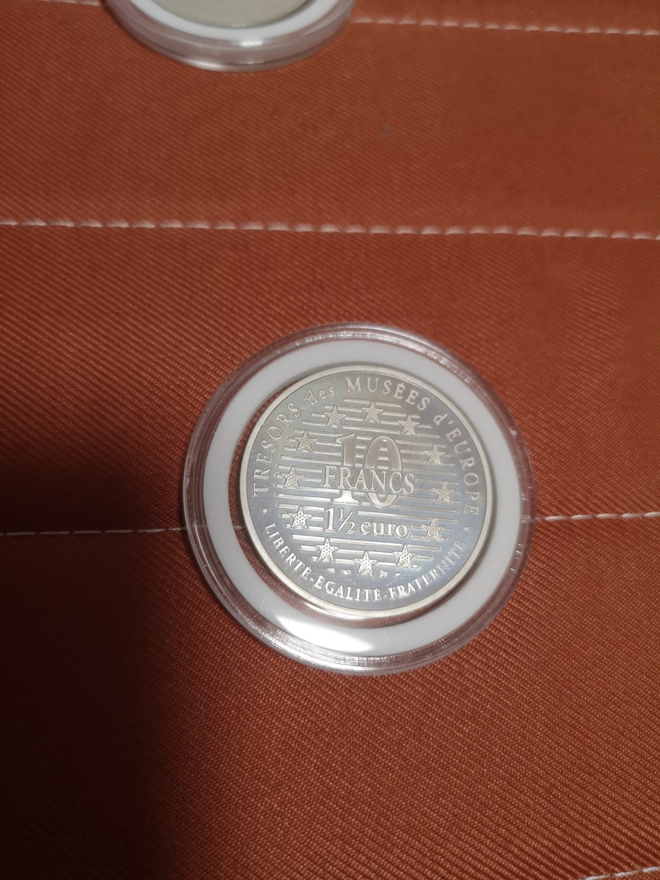 长老汇第14场精品新老银币系列 1996法国卢浮宫珍宝系列画家戈雅的着衣的玛塔双货币单位1.5欧元/10法郎银币