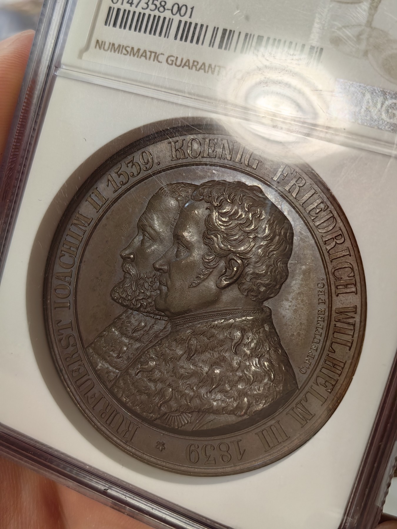 橡树集藏-006场 海纳百川 ngc-MS64BN 1839德国宗教改革300周年纪念章 巧克力包浆 超高浮雕加厚盒 雕刻细腻 背景画面感强