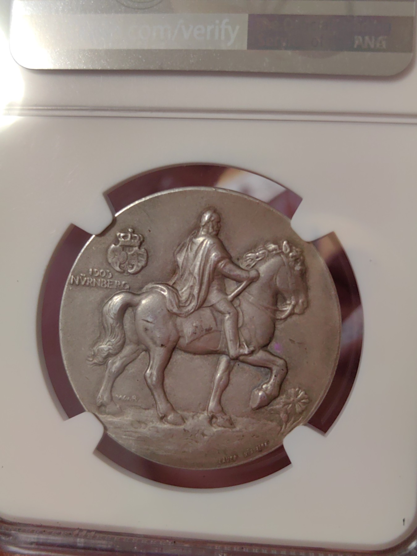 橡树集藏-006场 海纳百川 ngc-Ms64 1905年德国纽伦堡纪念德意志第二帝国皇帝威廉一世骑马戎装雕像揭幕纪念银章， 数据库唯一评级，冠军分。超高浮雕，细节丰富。骏马踏红花，一代枭雄，英姿飒爽。