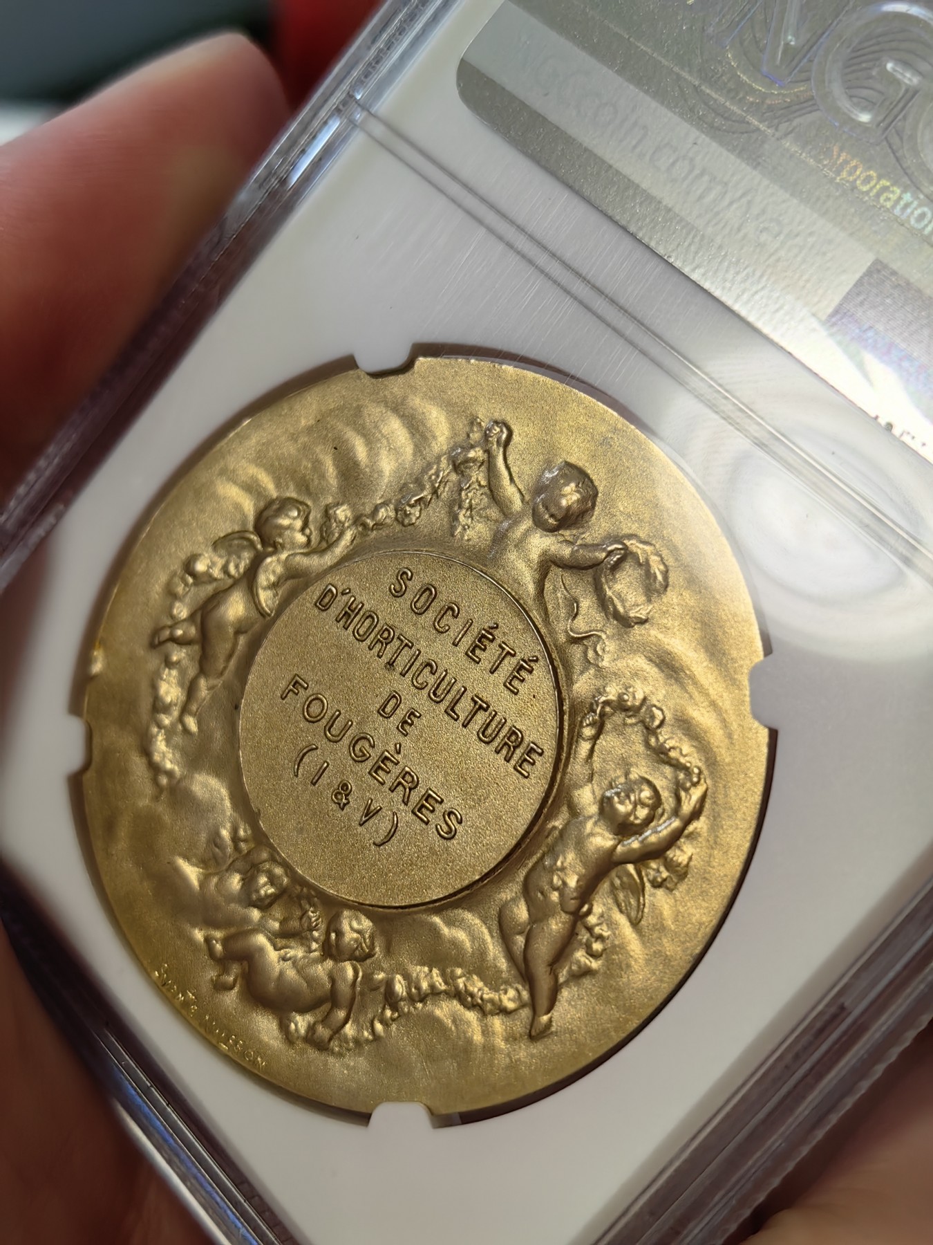 橡树集藏-006场 海纳百川 ngc-Ms64 1880年左右法国镀金银章 尼尔森园艺协会 大尺寸热门法章 正面是辛勤的园丁玫瑰花田 背面是五个小天使天女散花 可可爱爱 浮光掠影 金碧辉煌