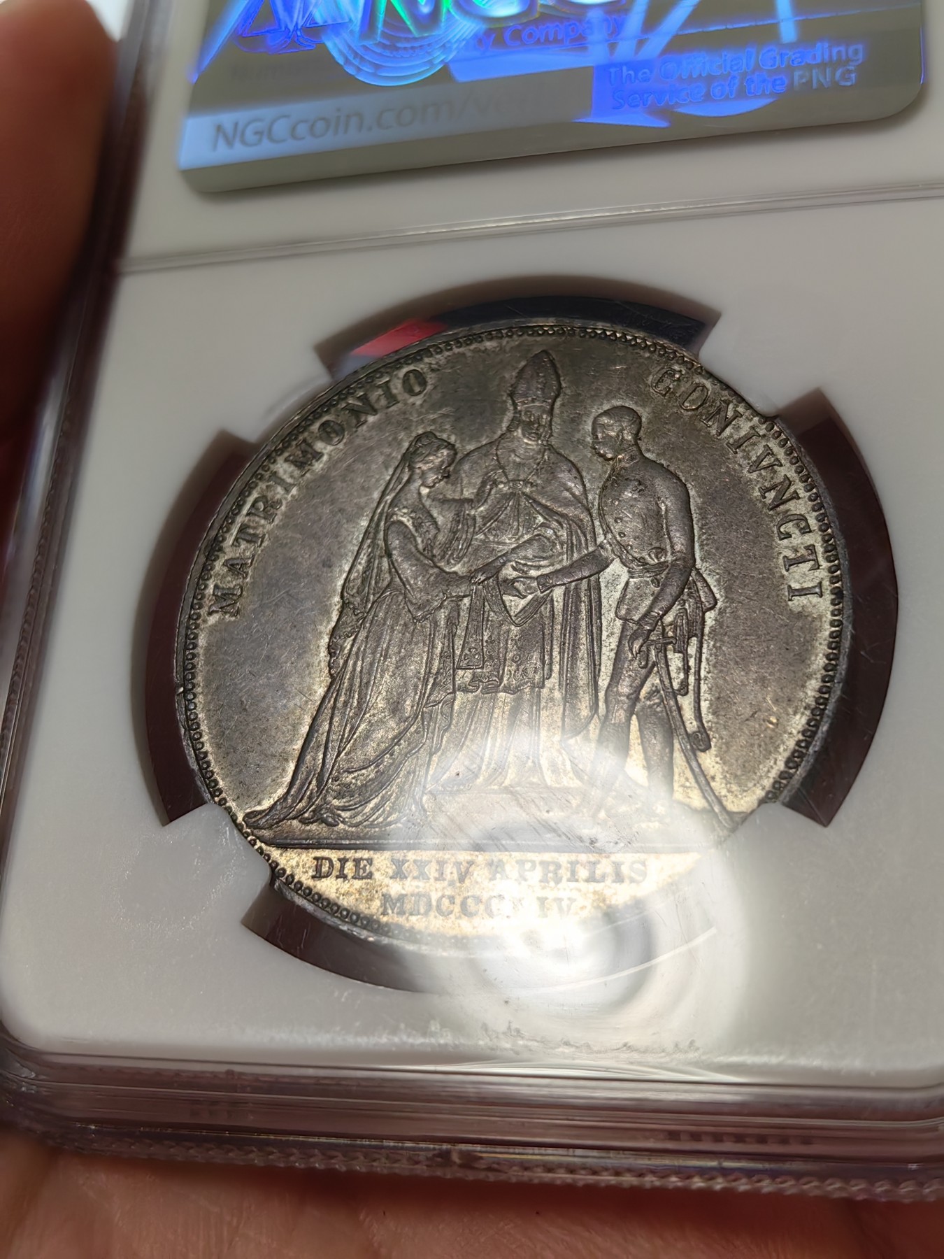 橡树集藏-006场 海纳百川 ngc-Ms62 1854年奥地利2盾大银币 茜茜结婚纪念 经典超热门品种 无需介绍 双面老包浆状态相当可以 基本已沉淀很难碰到 喜欢就拿下不要错过