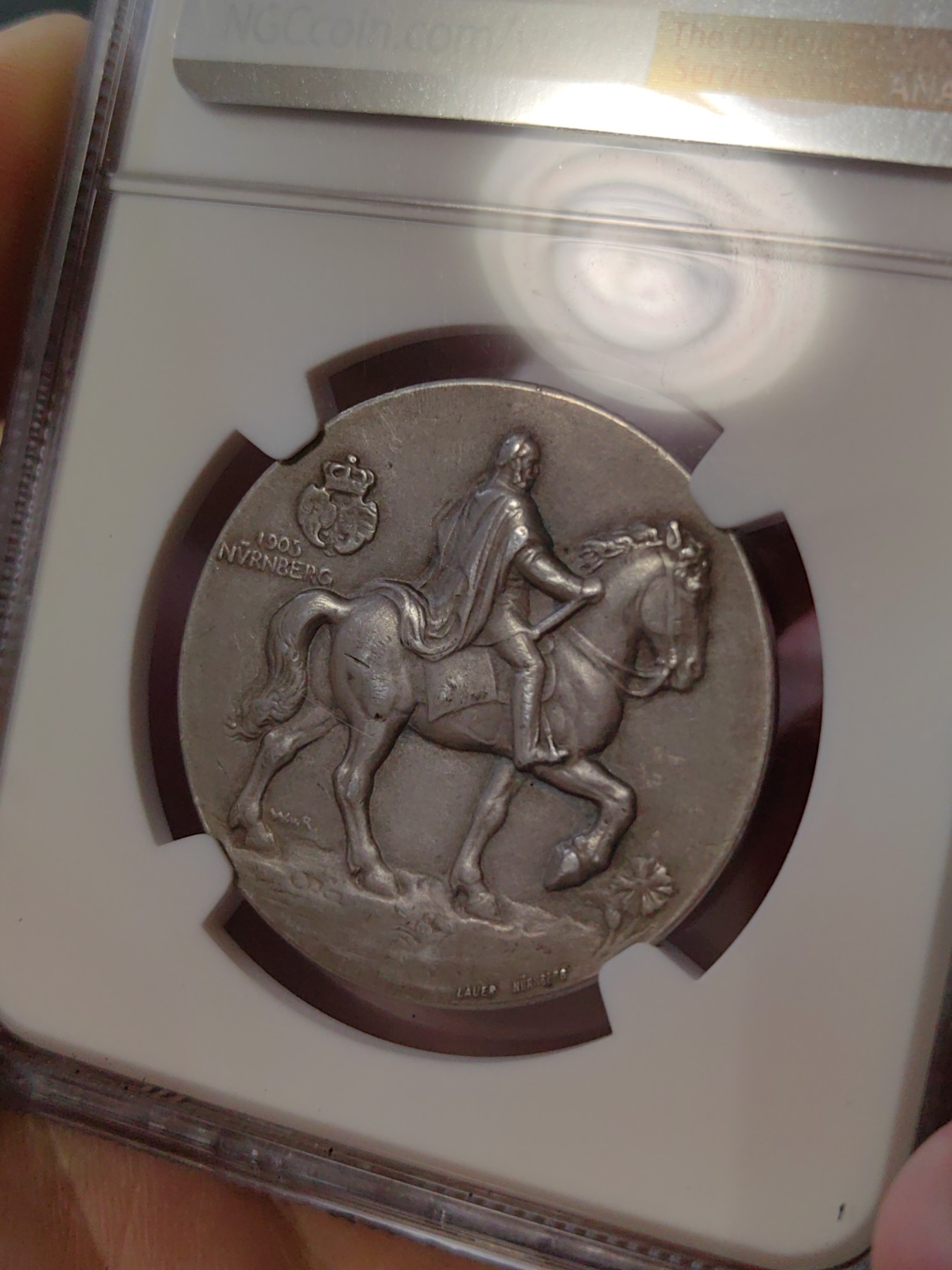 橡树集藏-006场 海纳百川 ngc-Ms64 1905年德国纽伦堡纪念德意志第二帝国皇帝威廉一世骑马戎装雕像揭幕纪念银章， 数据库唯一评级，冠军分。超高浮雕，细节丰富。骏马踏红花，一代枭雄，英姿飒爽。