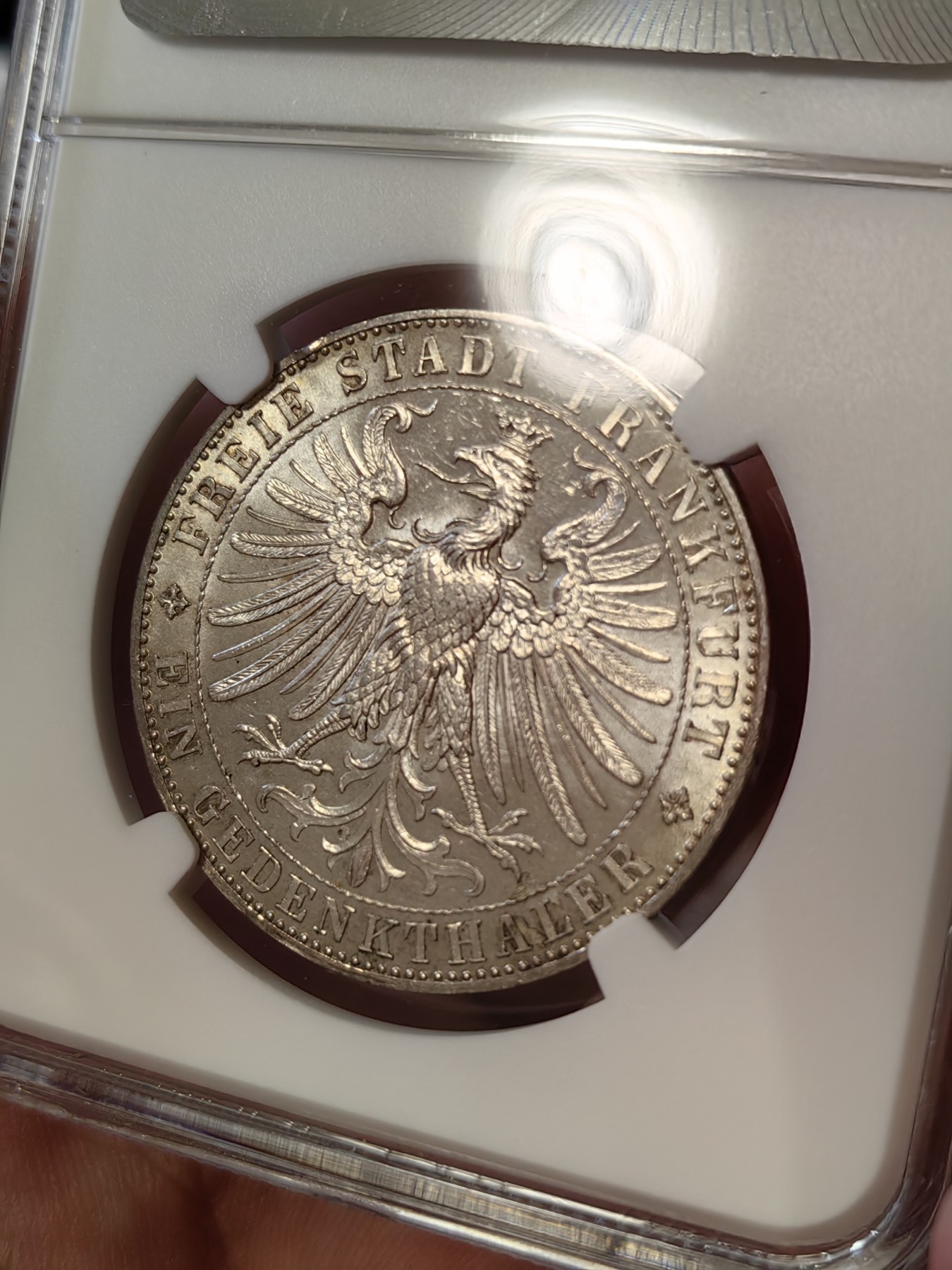 橡树集藏-006场 海纳百川 NGC-MS63 德国法兰克福1863年 王子会议厅1泰勒大银币 细节爆表 设计极佳 车轮转光非常漂亮 热门品种