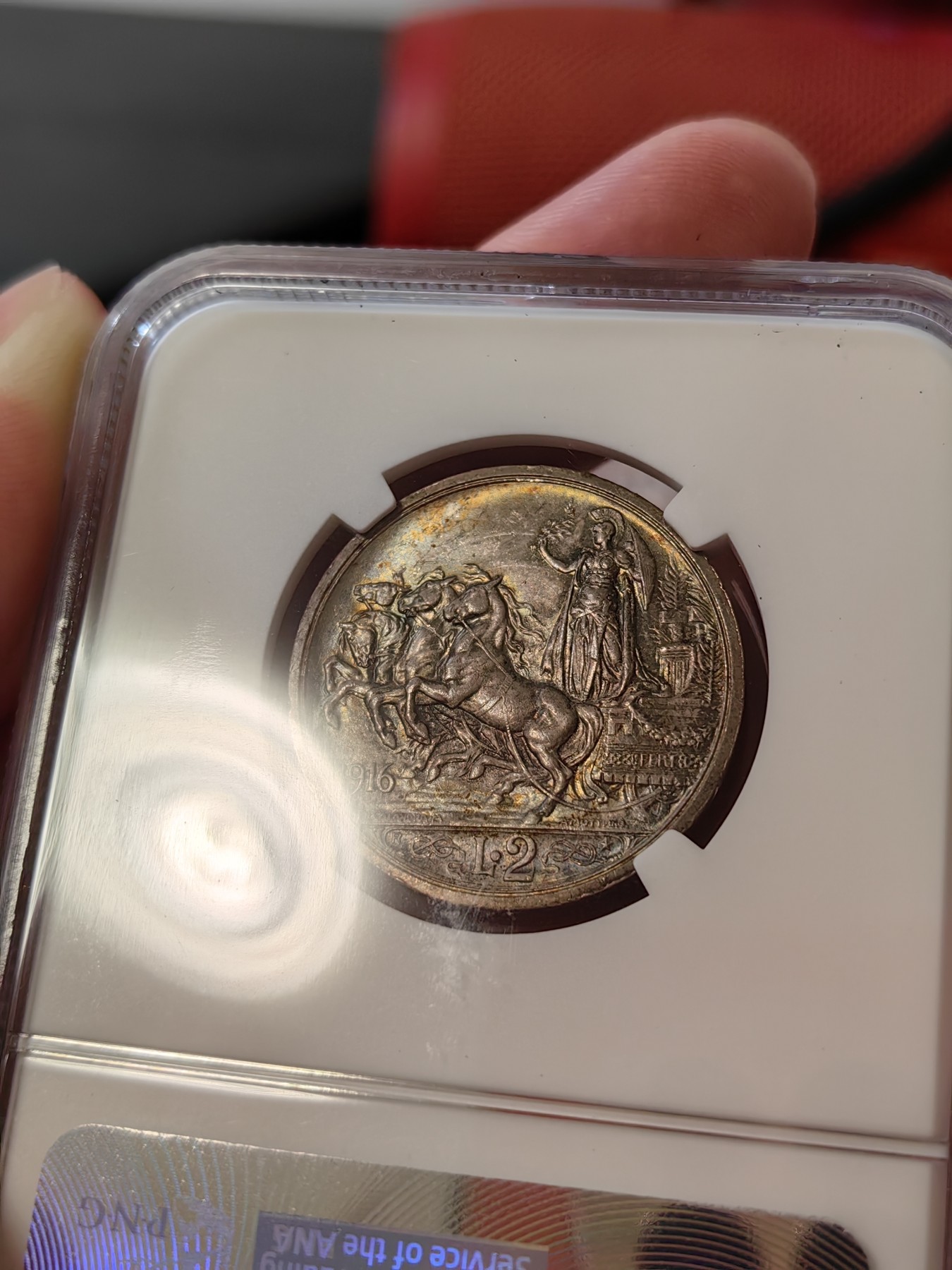 橡树集藏-006场 海纳百川 ngc-ms64 1916年意大利2里拉银币 双面浓郁地中海酱彩 所见最美 打制极佳 底板丝滑 nike女神四驾马车 经典意系设计 实物绝美 老盒严评品质佳 可堪自藏