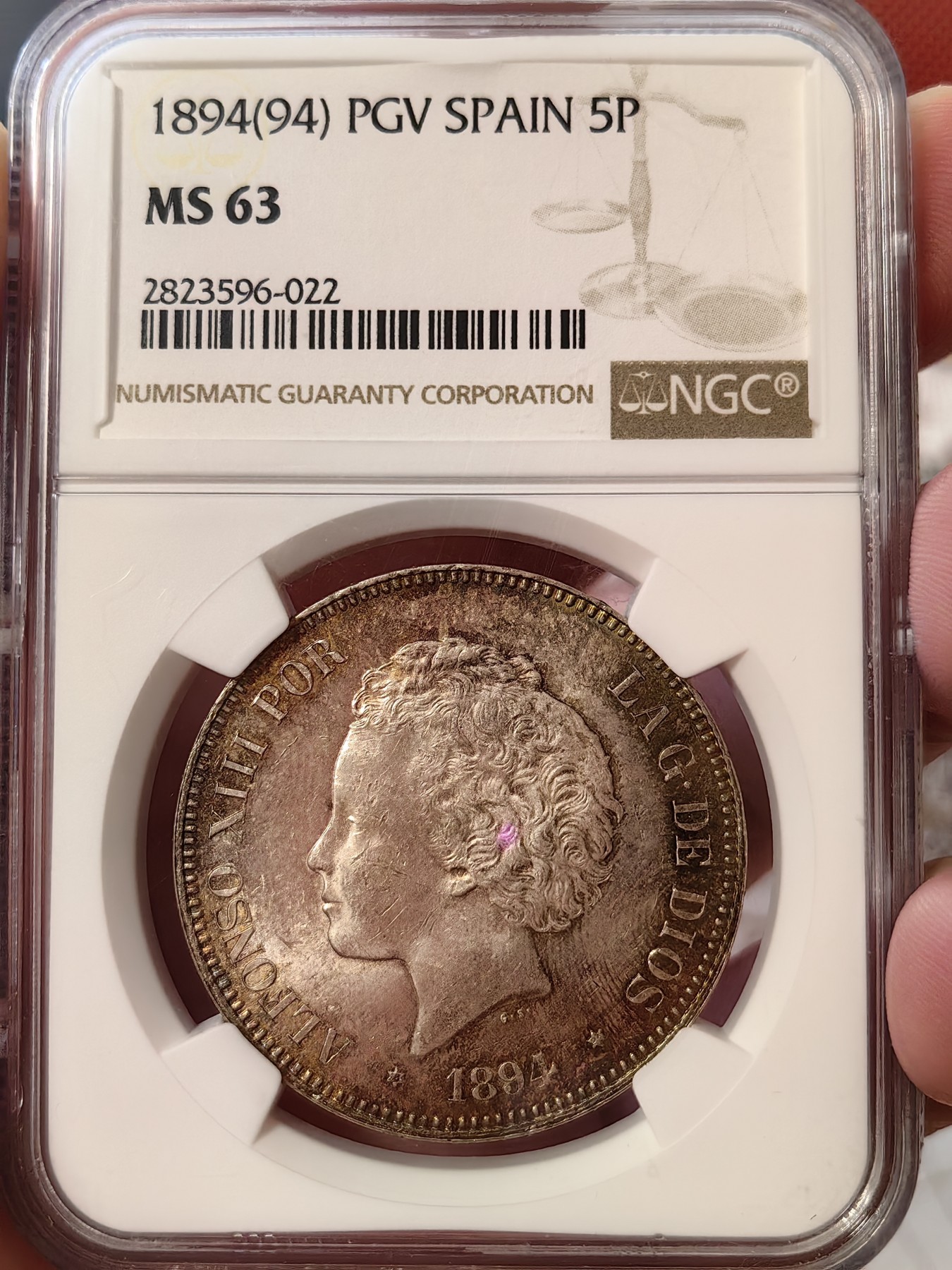 橡树集藏-006场 海纳百川 ngc-ms63 1894年西班牙5比塞塔双柱大银币 阿方索十三世 数据库亚军分 可爱的爆炸头男童 车轮原银霜光 欧陆黄油斑驳彩浆 流通币有此品相 实属不易 评级数量稀少 西班牙及西属钱币涨幅明显 大热门品种