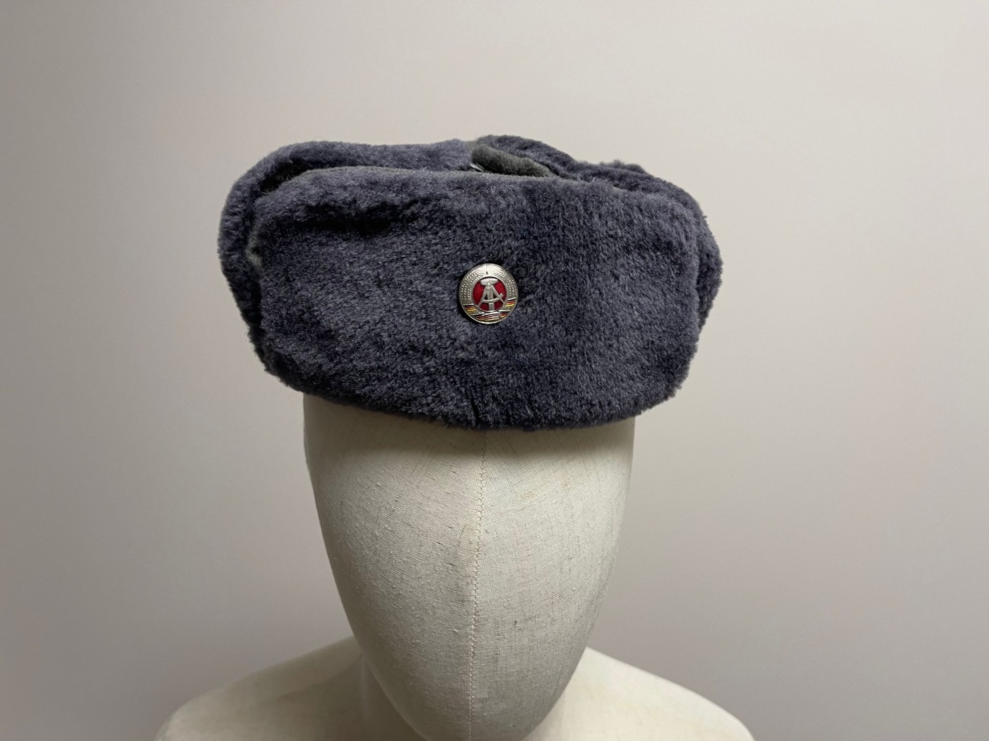 第一次麦稀奇拍卖 东德士兵棉帽 头围56 