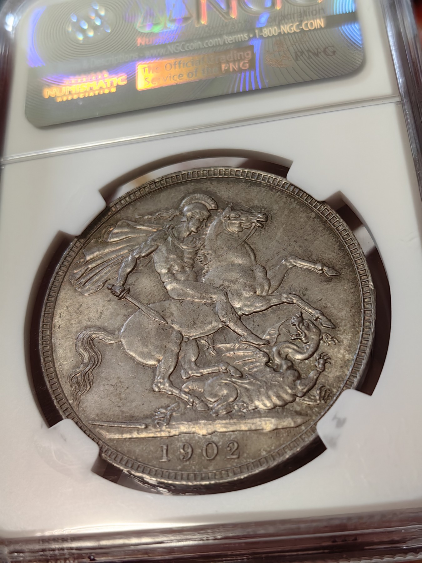 橡树集藏-006场 海纳百川 ngc-Ms64 1902年英国爱七马剑克朗银币 高分好品 双面古朴老包浆 带彩 细节好打制佳 普制高分比精制难得 老盒品质保证 英系主币大银