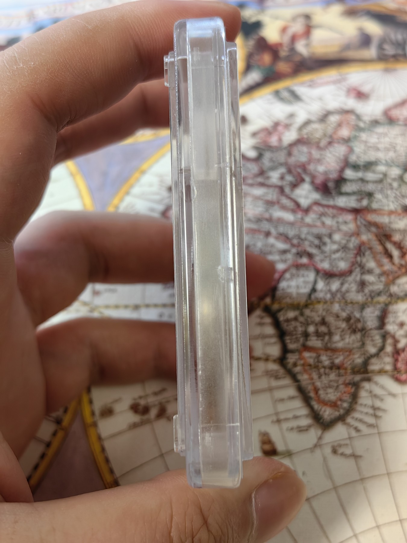 橡树集藏-006场 海纳百川 pcgs-sp genniue 1550年神圣罗马帝国银章 查理五世（西班牙查理一世）/耶稣基督铸造镀金银质奖章  正面：耶稣基督，身穿长袍，坐在华丽宝座的右侧，手持剑和宝珠。背面：查理，身着长袍，披着斗篷，头戴王冠，面朝华丽的王座而坐，手持宝剑和宝珠。为了强化君权神授的理念。四百多年的历史文物章，老精稀可遇不可求。高浮雕加厚盒。