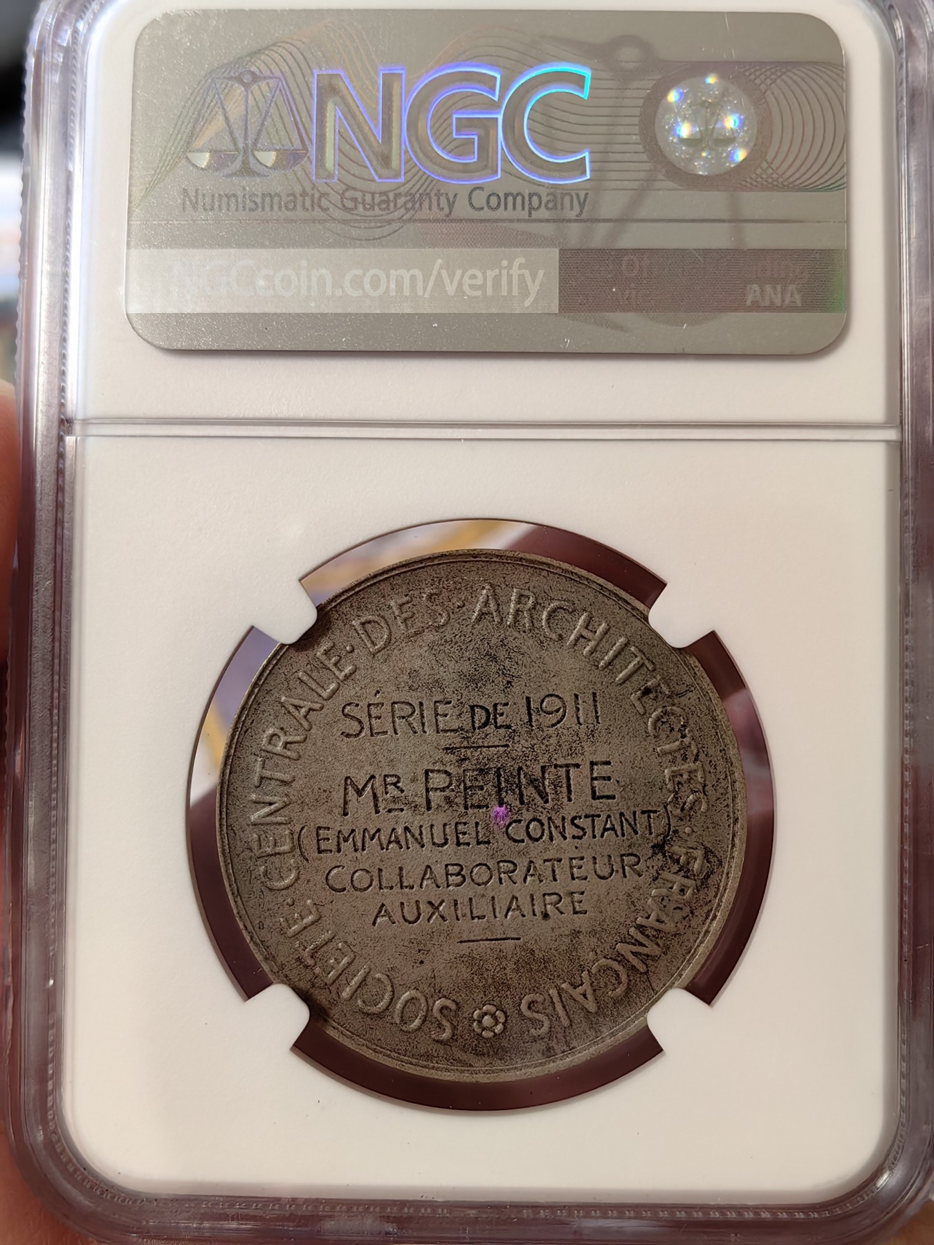 橡树集藏-006场 海纳百川 ngc-Ms63 1911年法国银章 建筑设计师协会 乌迪内作品 冠军分 智慧女神头顶修道院 上面还有十字架 细节爆表 高浮雕实物极美 丰饶角银标 灰彩包浆好状态 明显低评