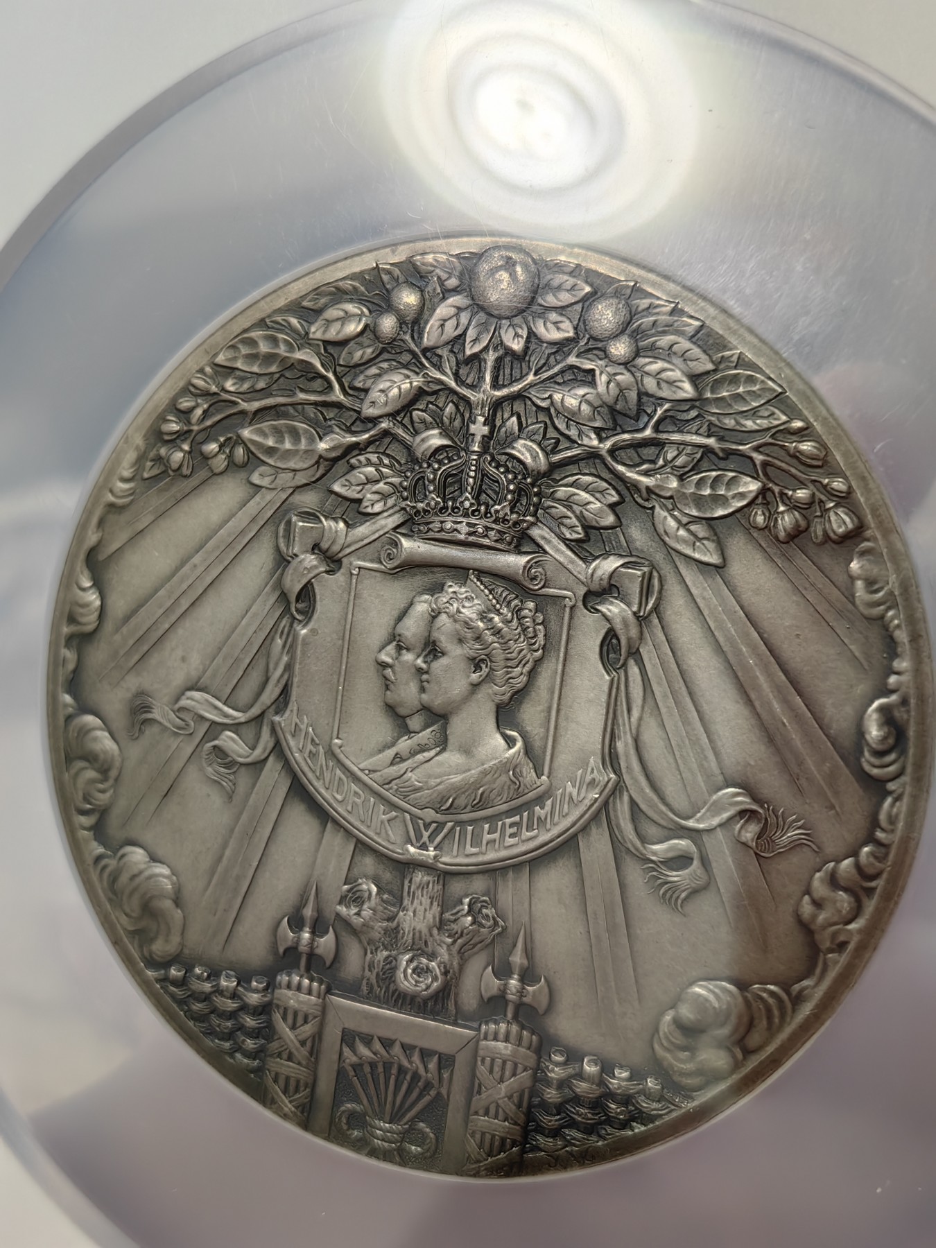 橡树集藏-006场 海纳百川 NGC MS63 1909年荷兰朱莉安娜公主诞生纪念大银章，发行量400枚，荷兰王室经典名章 现在好品相的越来越难见到！！！