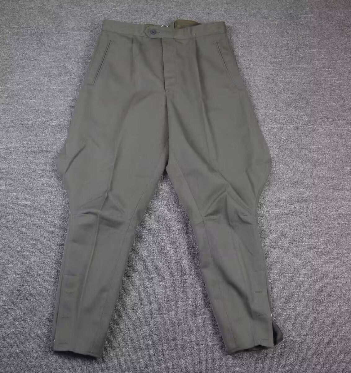 第一次麦稀奇拍卖 东德马裤m52-2