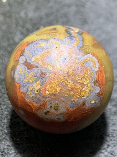 精美亚光战国红玛瑙手工雕刻仁字大圆珠一颗！ 精美亚光战国红玛瑙手工雕刻仁字大圆珠一颗！