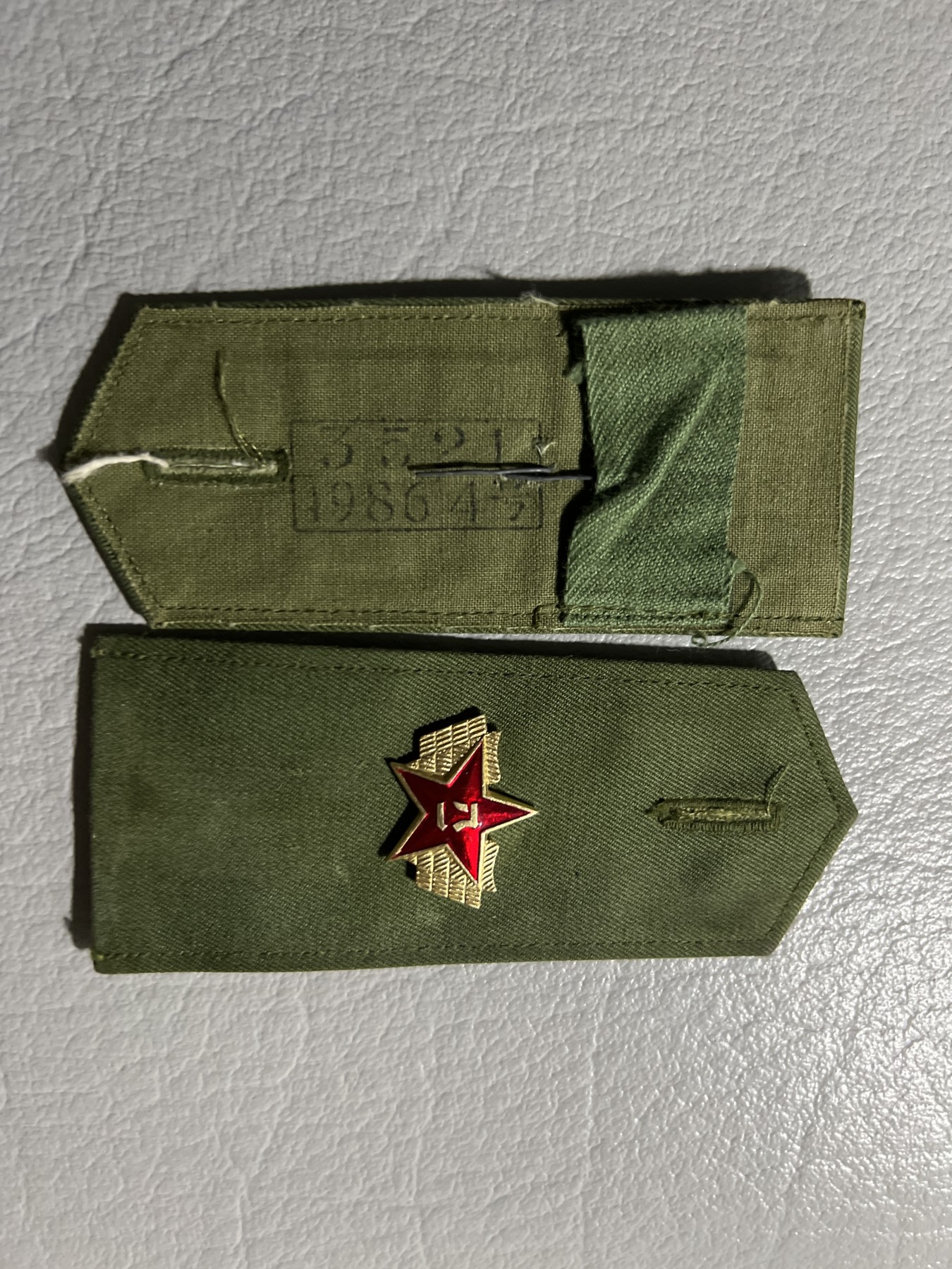 第一次麦稀奇拍卖 85空团以下肩章4号超小号