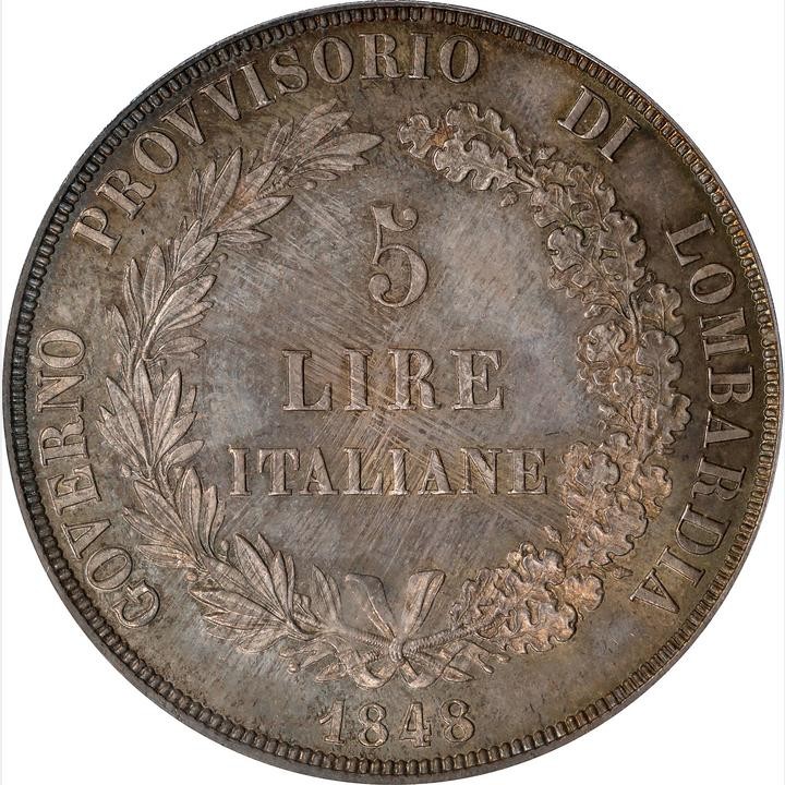 橡树集藏-006场 海纳百川 PCGS MS-64  1848年意大利伦巴第-威尼斯5里拉大银，米兰造币厂。钢灰色的底板呈现出琥珀色和浅洋红色虹彩的痕迹，突出了整个币面。背面有罕见的包浆回声纹，底板几乎没有瑕疵。pc老盒子，品质保证。正面是右手执长矛权杖的加冕自由女神，拉丁铭文:ITALIA LIBERA DIO LO VUOLE，上帝呼唤自由之意大利。女神的左手指向铭文“DIO”,意大利语中上帝的意思，很有深意的经典设计。 