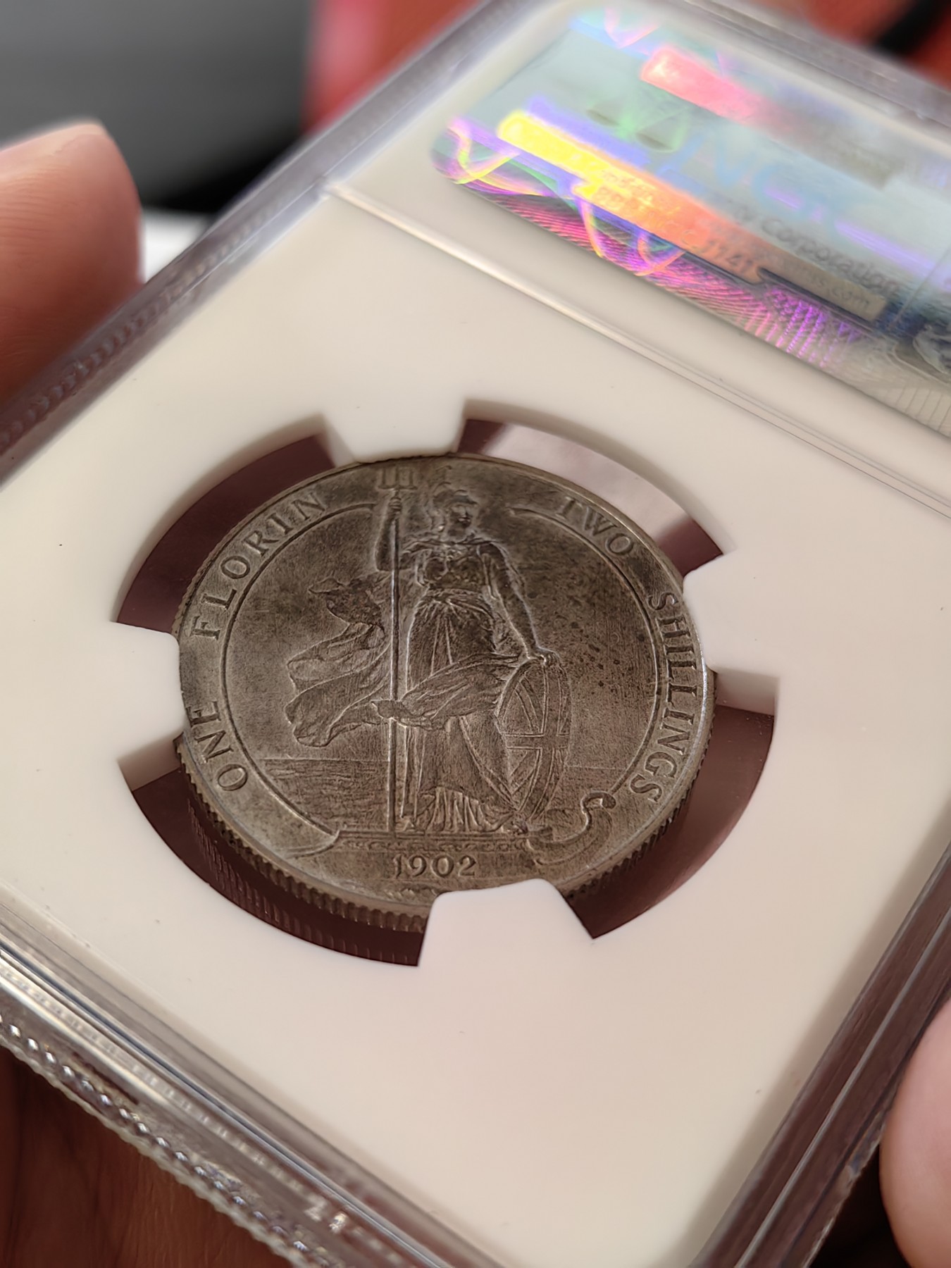 橡树集藏-006场 海纳百川 NGC-pf64 matte 1902年英国爱七海神佛罗林银币 底板高点完美 实物观感极佳 英姿飒爽的不列颠尼亚女神 精制磨砂工艺 英系热门品种 老盒严评 可以自藏的好状态 感觉可以搏分
